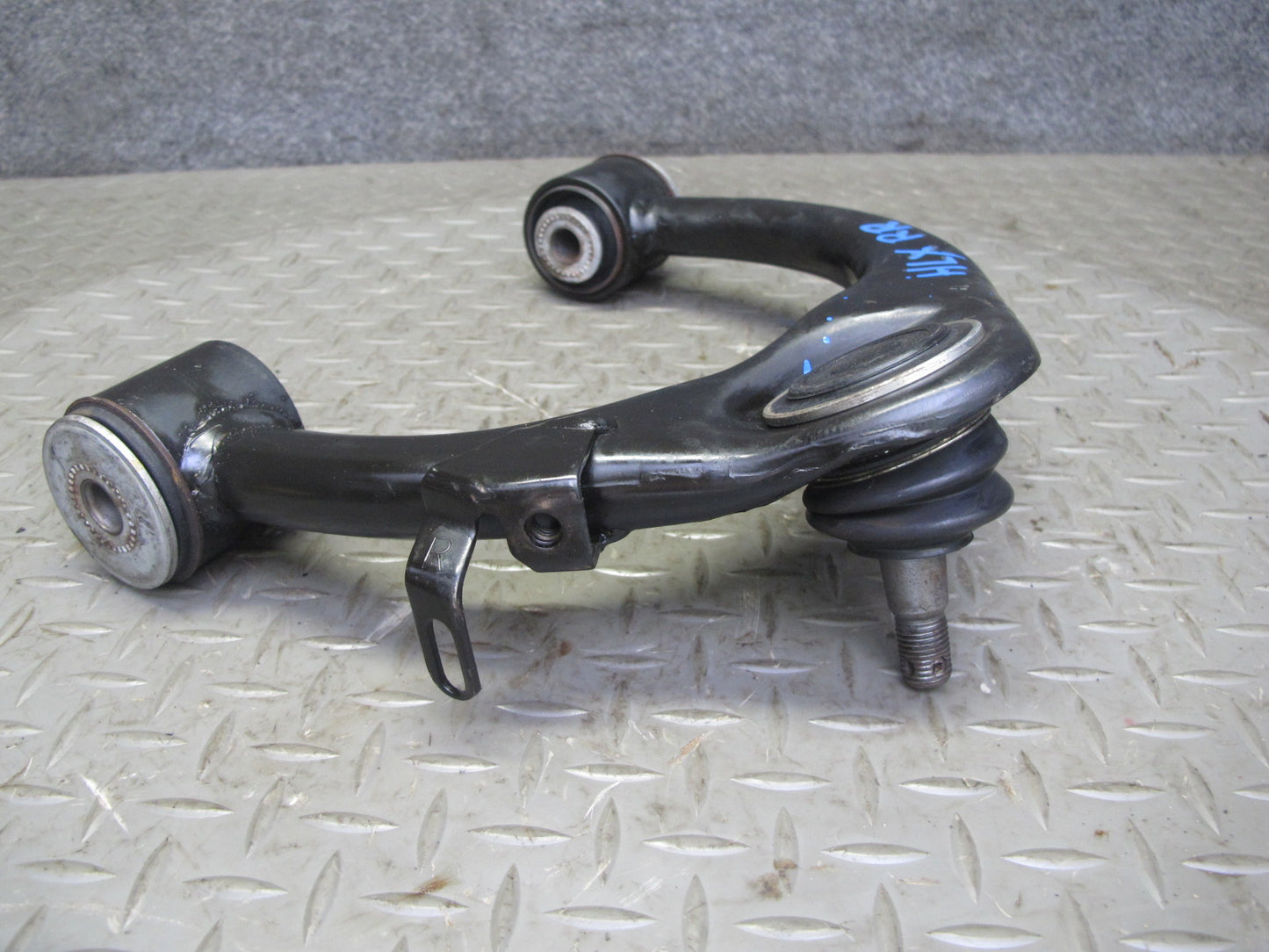 1998-2007 Lexus UZJ100L LX470 Front Right Passenger Side Upper Control Arm
