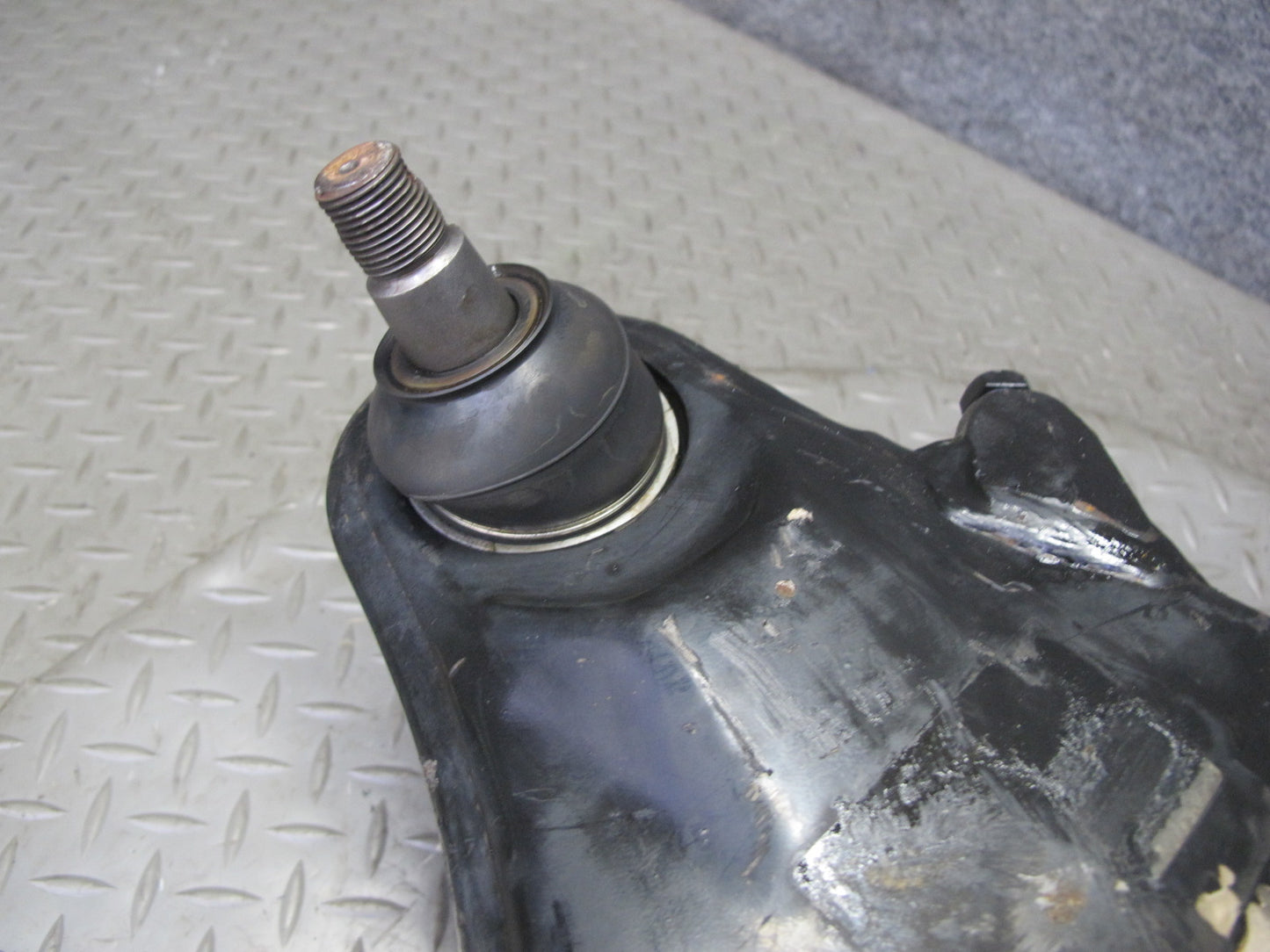 1998-2007 Lexus UZJ100L LX470 Front Left Driver Side Lower Control Arm