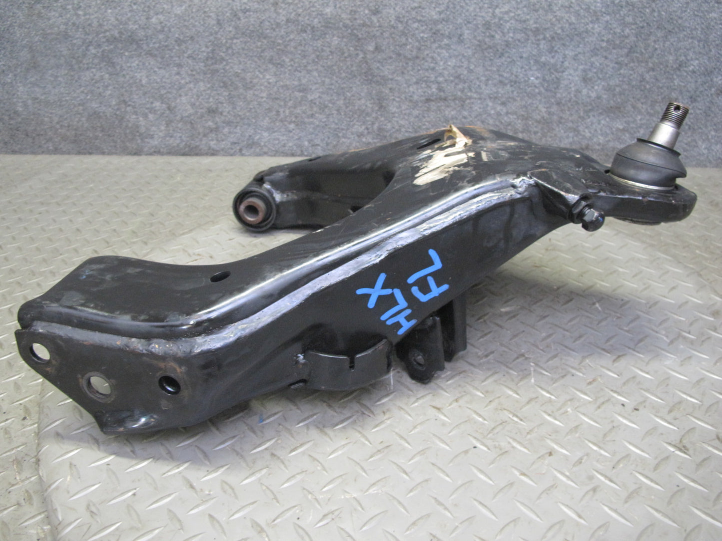 1998-2007 Lexus UZJ100L LX470 Front Left Driver Side Lower Control Arm