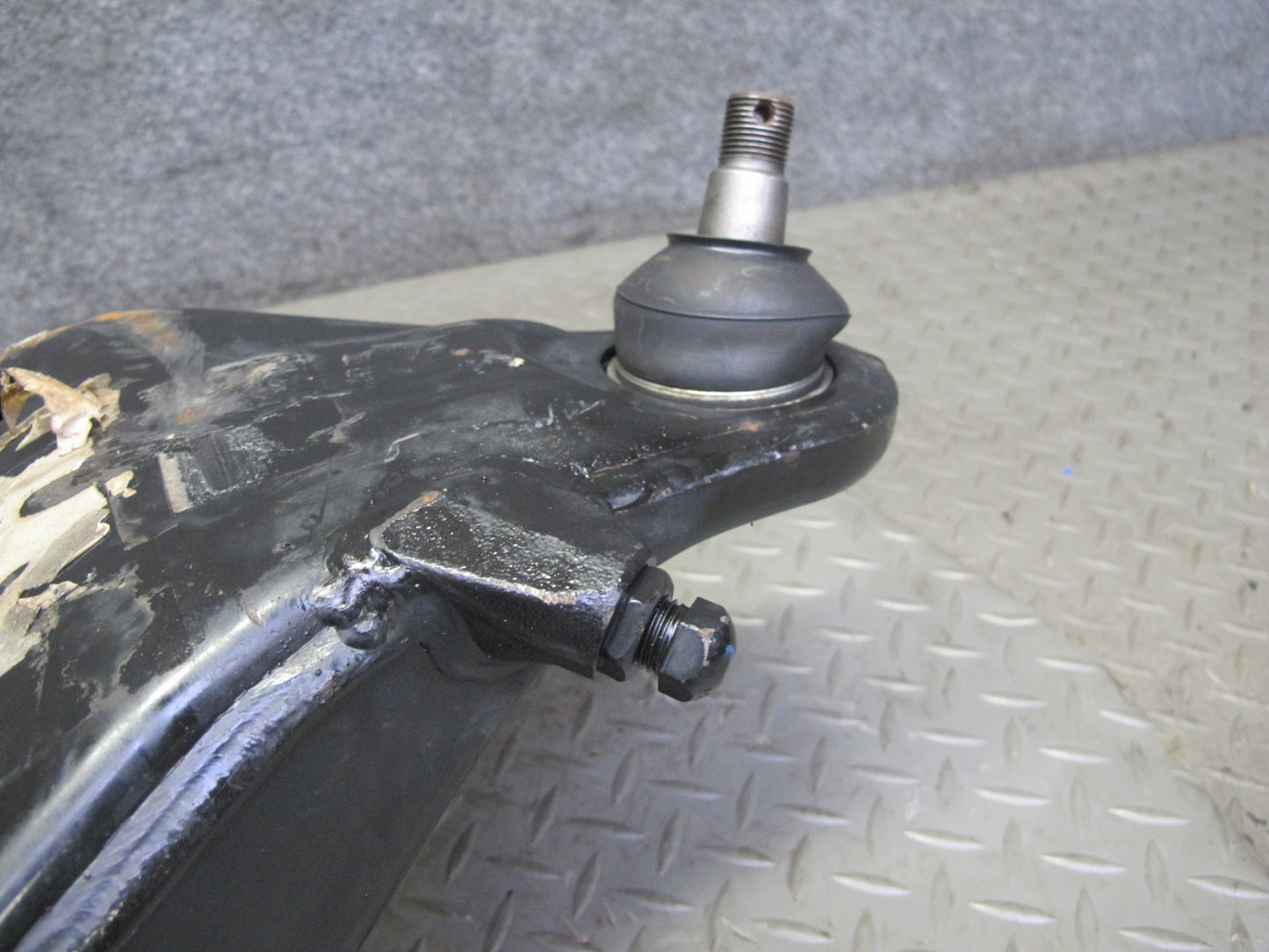 1998-2007 Lexus UZJ100L LX470 Front Left Driver Side Lower Control Arm