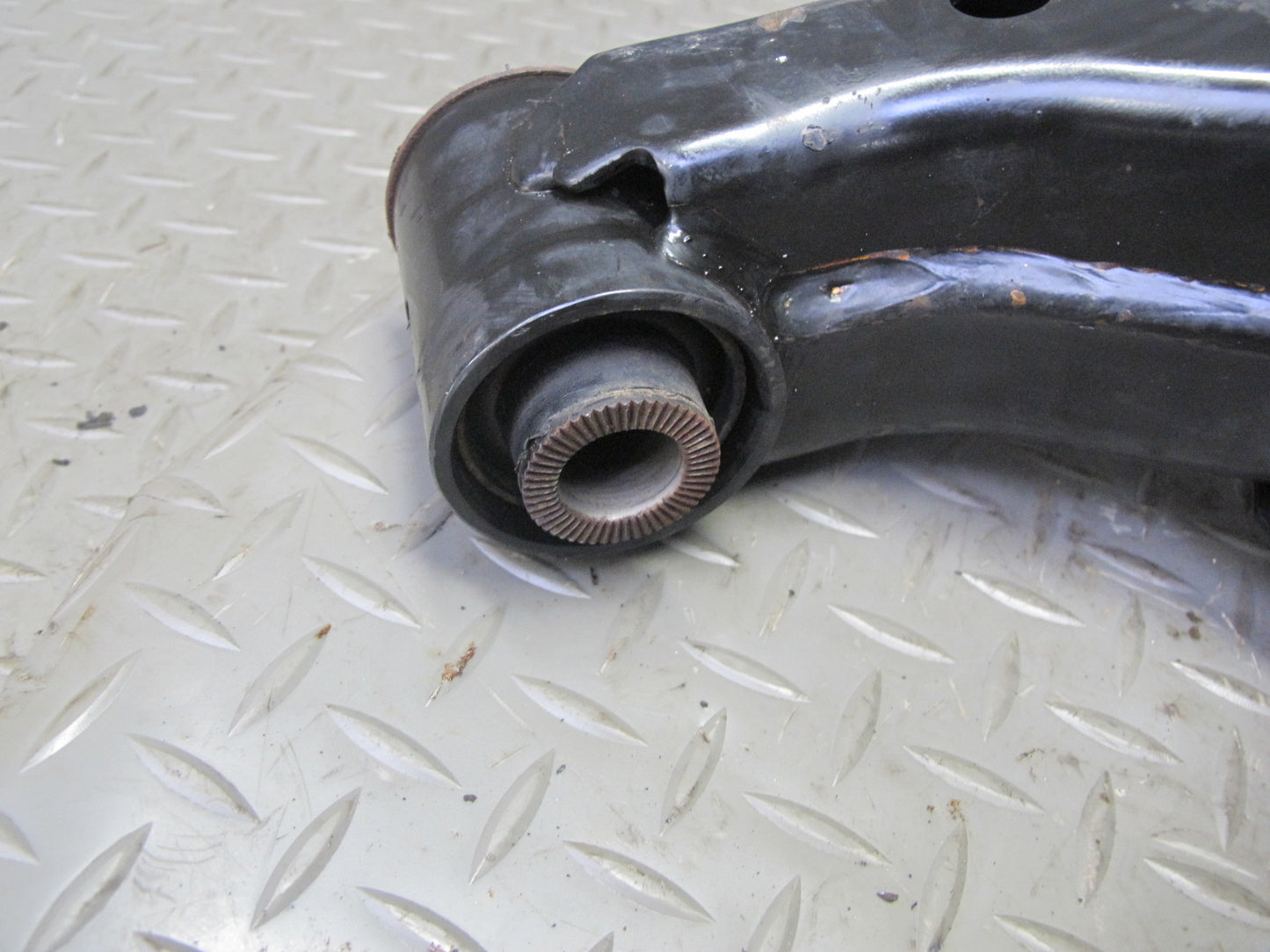 1998-2007 Lexus UZJ100L LX470 Front Left Driver Side Lower Control Arm