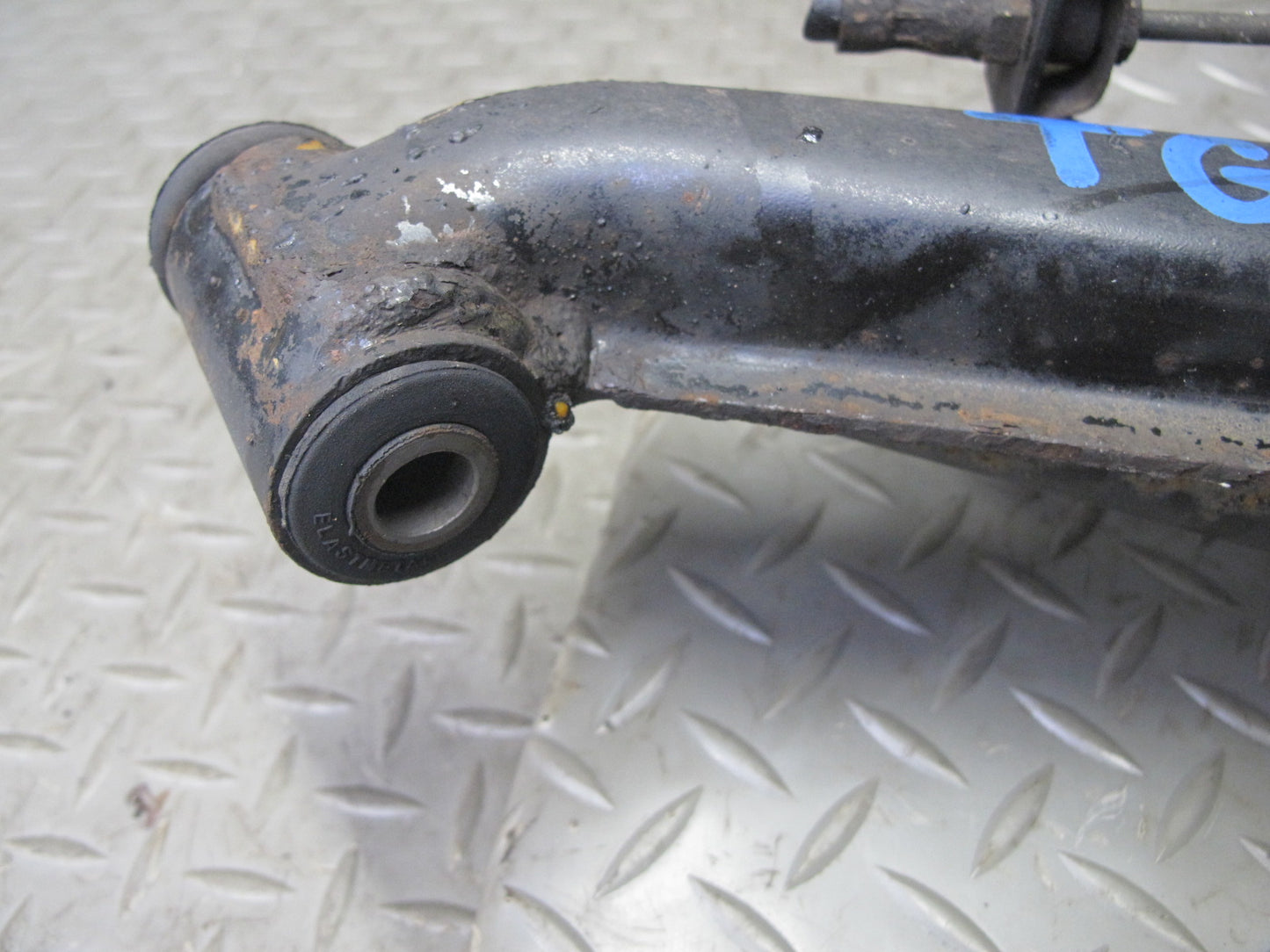 87-91 BMW E30 3-SERIES Rear Left Trailing Arm Spindle Knuckle Wheel Hub OEM
