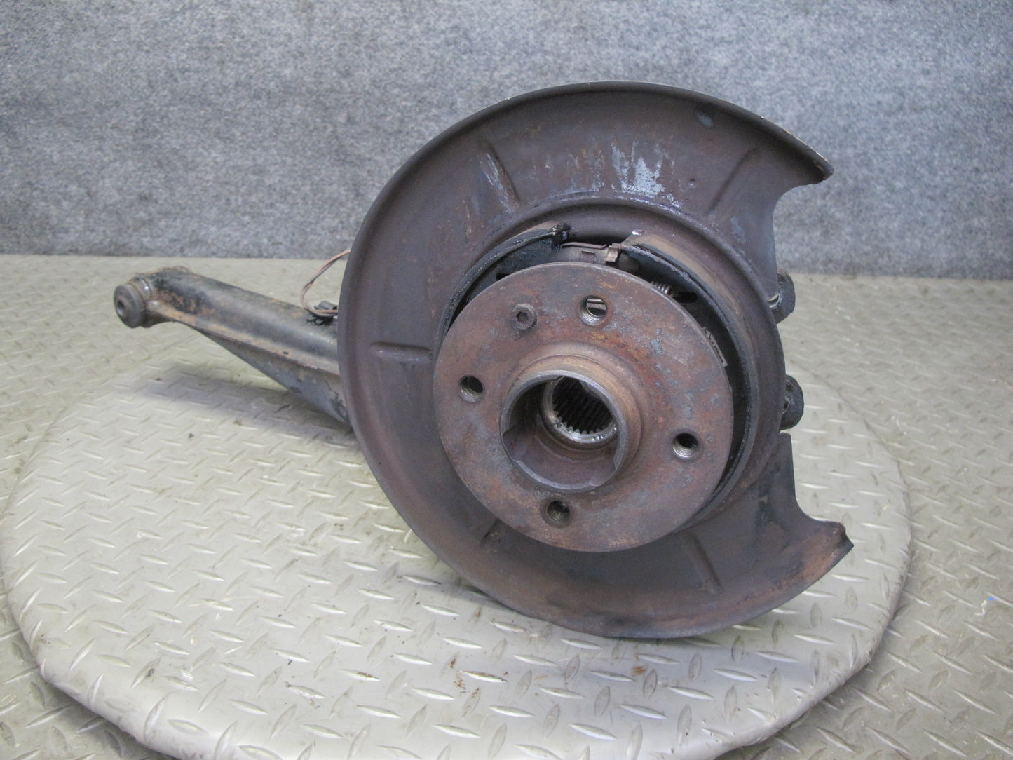 87-91 BMW E30 3-SERIES Rear Left Trailing Arm Spindle Knuckle Wheel Hub OEM