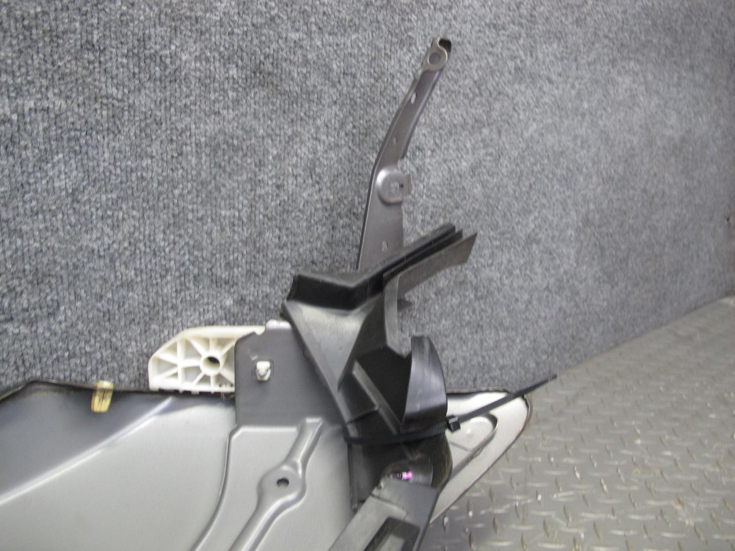 10-19 Nissan Z34 370Z Convertible Front Right Fender Shell Panel Cover Gray OEM