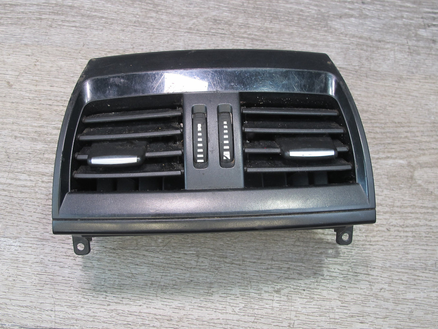 2014-2018 BMW F15 X5 Rear Center Console A/C Air Vent Grille 9252012