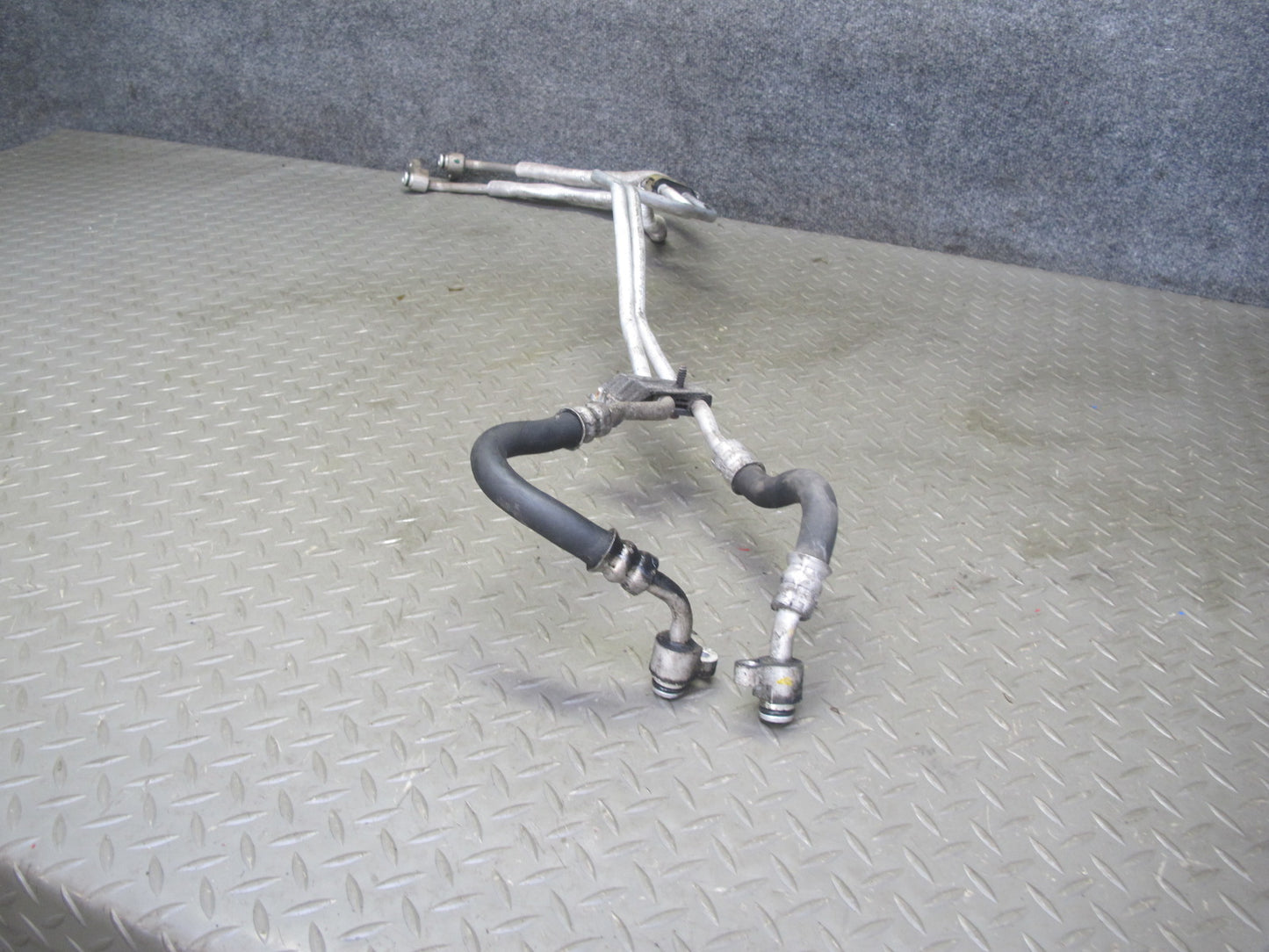 2014-2018 BMW F15 X5 4.4L Automatic Transmission Oil Cooler Hose Pipe Line Set
