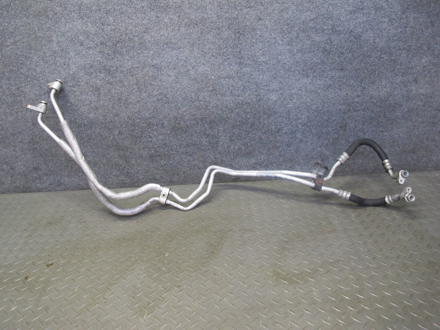 2014-2018 BMW F15 X5 4.4L Automatic Transmission Oil Cooler Hose Pipe Line Set
