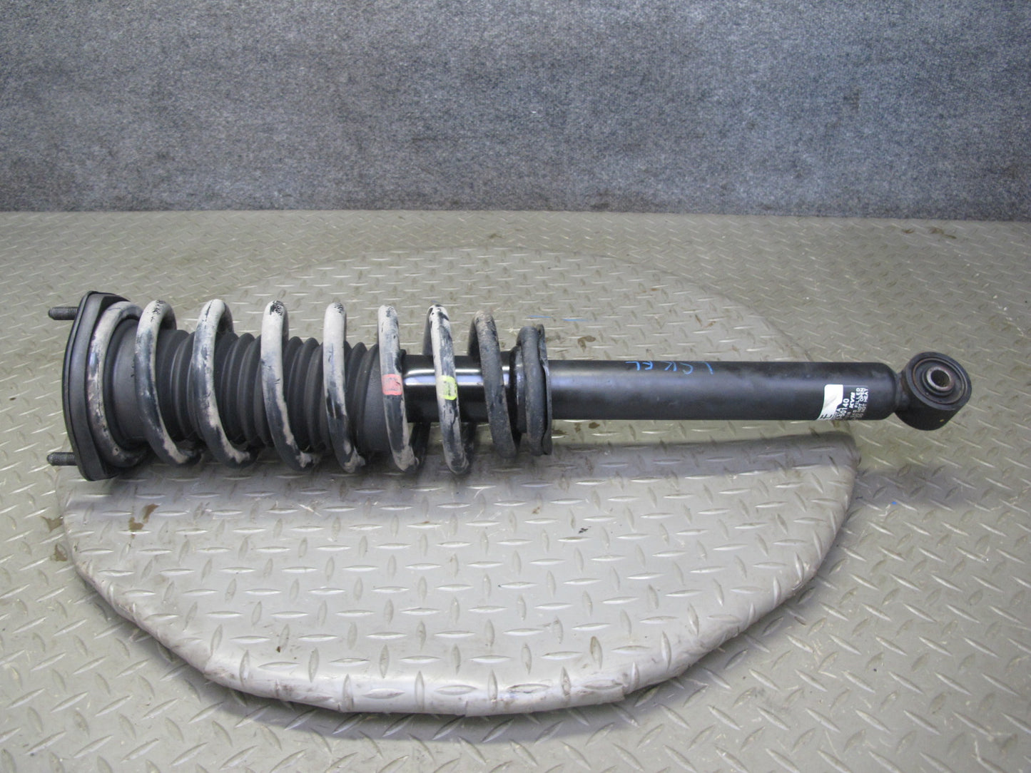 04-06 Lexus UCF30L LS430 Set of 2 Front Left & Right Strut Shock Absorber OEM