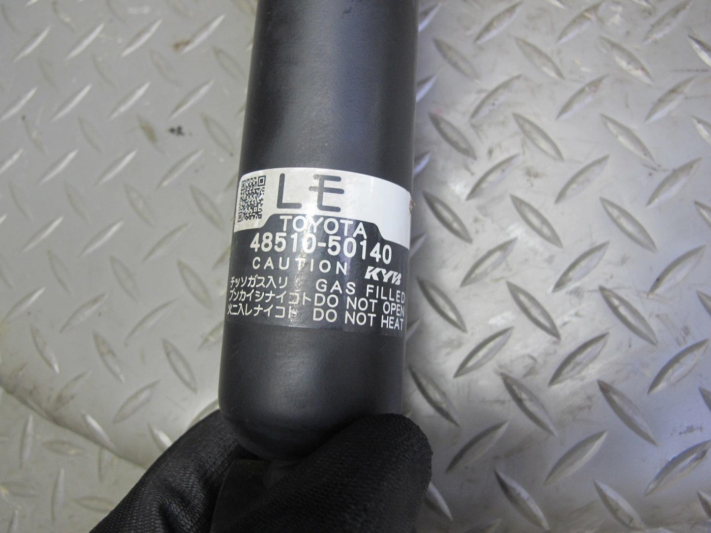 04-06 Lexus UCF30L LS430 Set of 2 Front Left & Right Strut Shock Absorber OEM