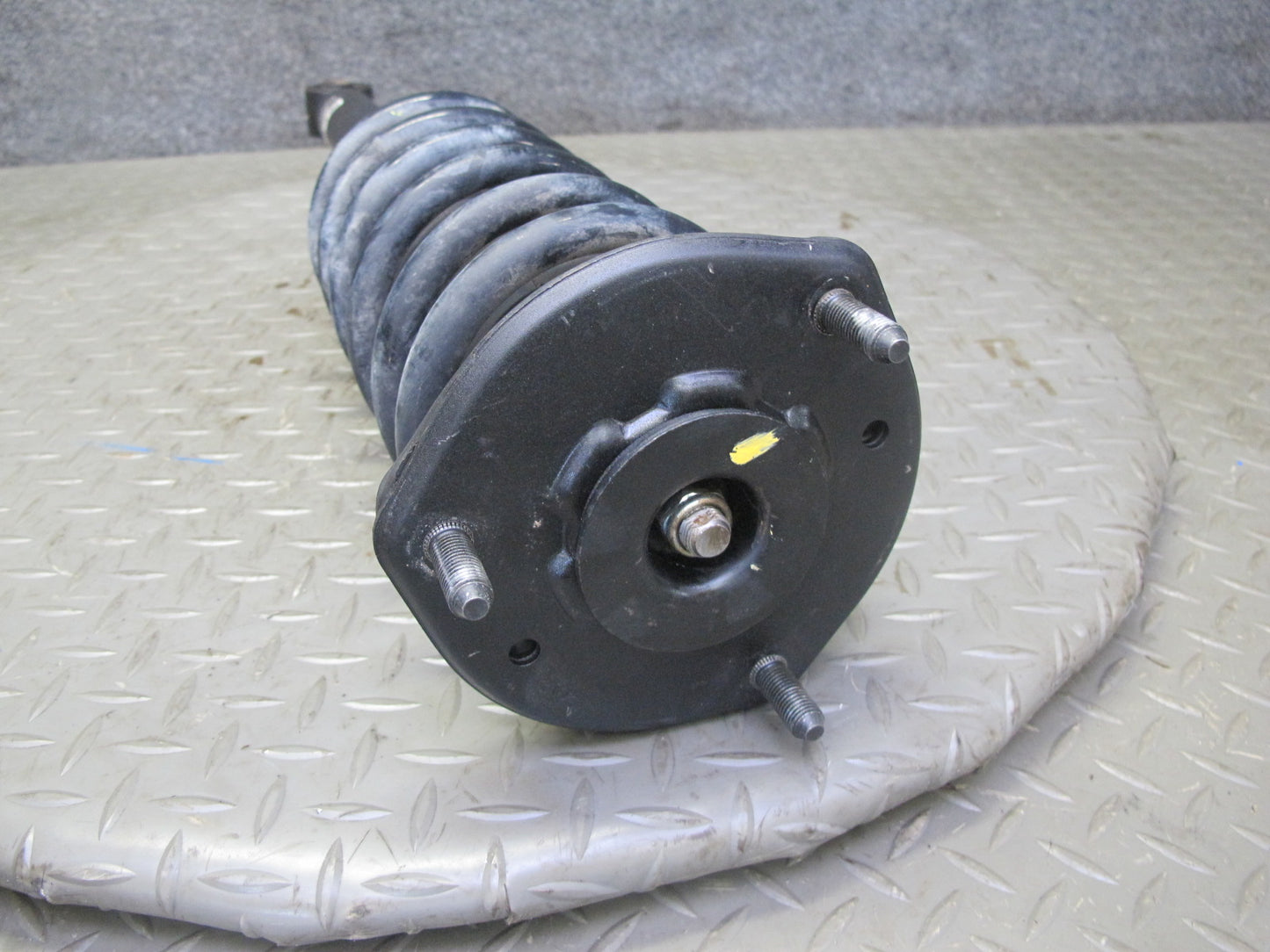 04-06 Lexus UCF30L LS430 Set of 2 Front Left & Right Strut Shock Absorber OEM