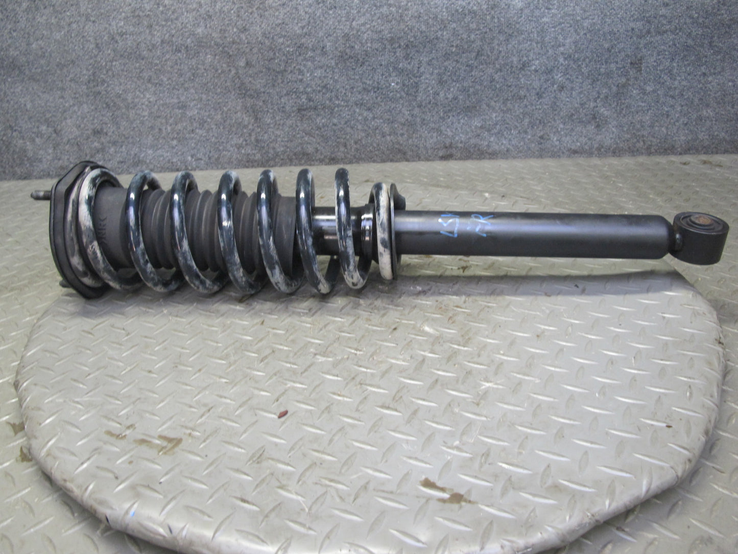 04-06 Lexus UCF30L LS430 Set of 2 Front Left & Right Strut Shock Absorber OEM