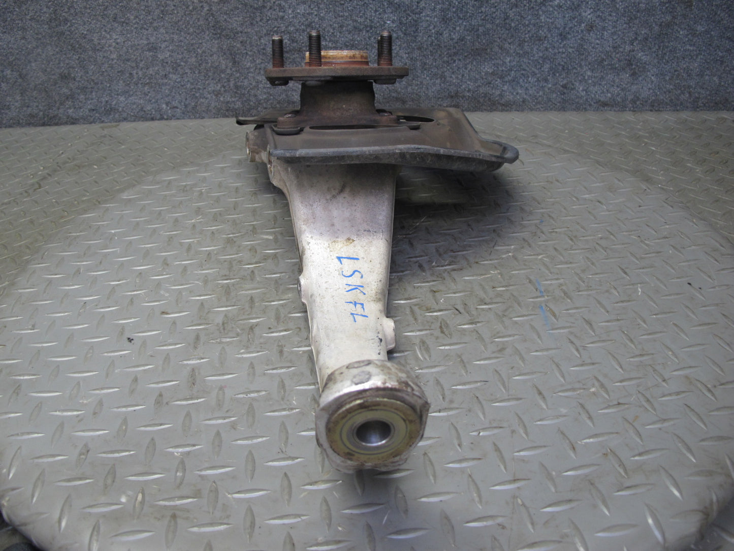 01-06 Lexus LS430 UCF30L RWD Front Left Spindle Knuckle Wheel Hub Bearing OEM