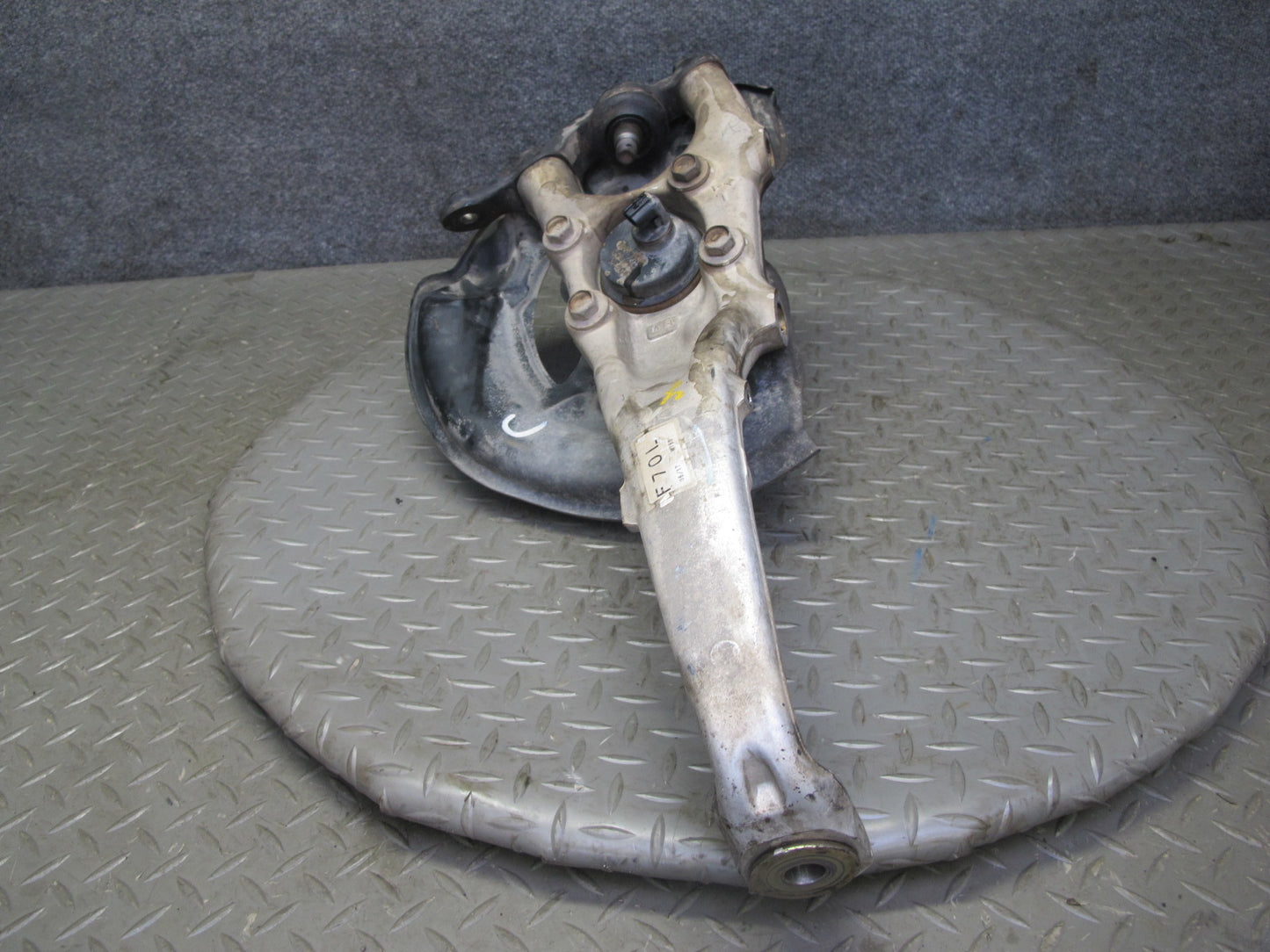 01-06 Lexus LS430 UCF30L RWD Front Left Spindle Knuckle Wheel Hub Bearing OEM