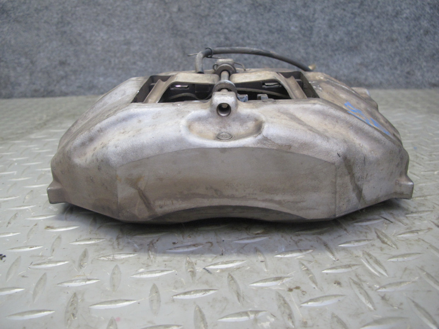 01-06 Lexus UCF30L LS430 Set of 2 Front Left & Right Sumitomo Brake Caliper OEM