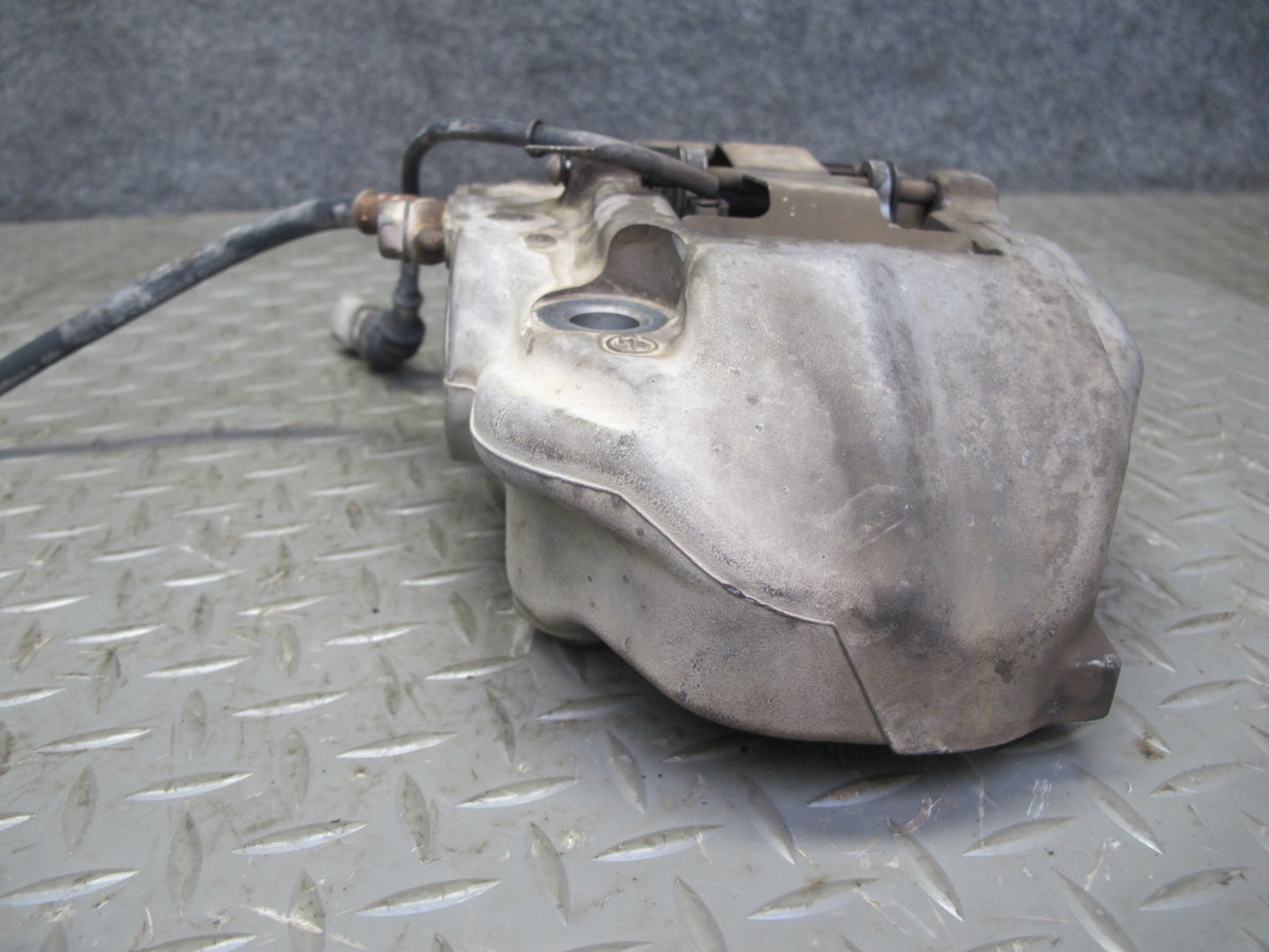 01-06 Lexus UCF30L LS430 Set of 2 Front Left & Right Sumitomo Brake Caliper OEM