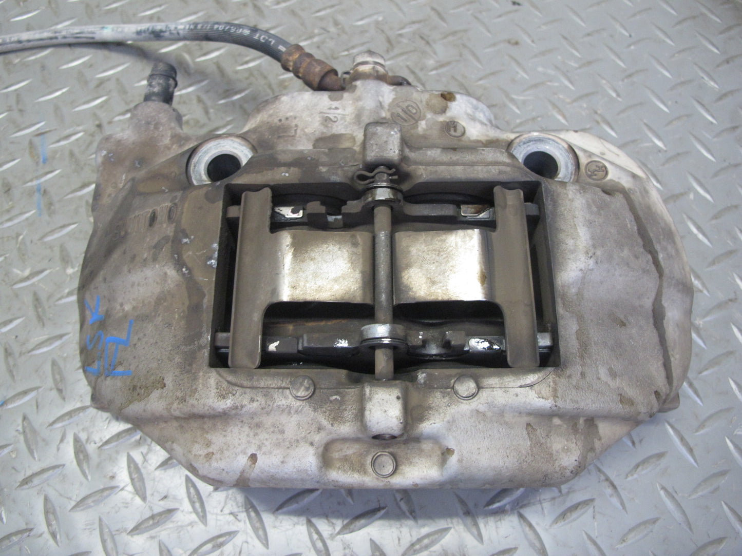 01-06 Lexus UCF30L LS430 Set of 2 Front Left & Right Sumitomo Brake Caliper OEM