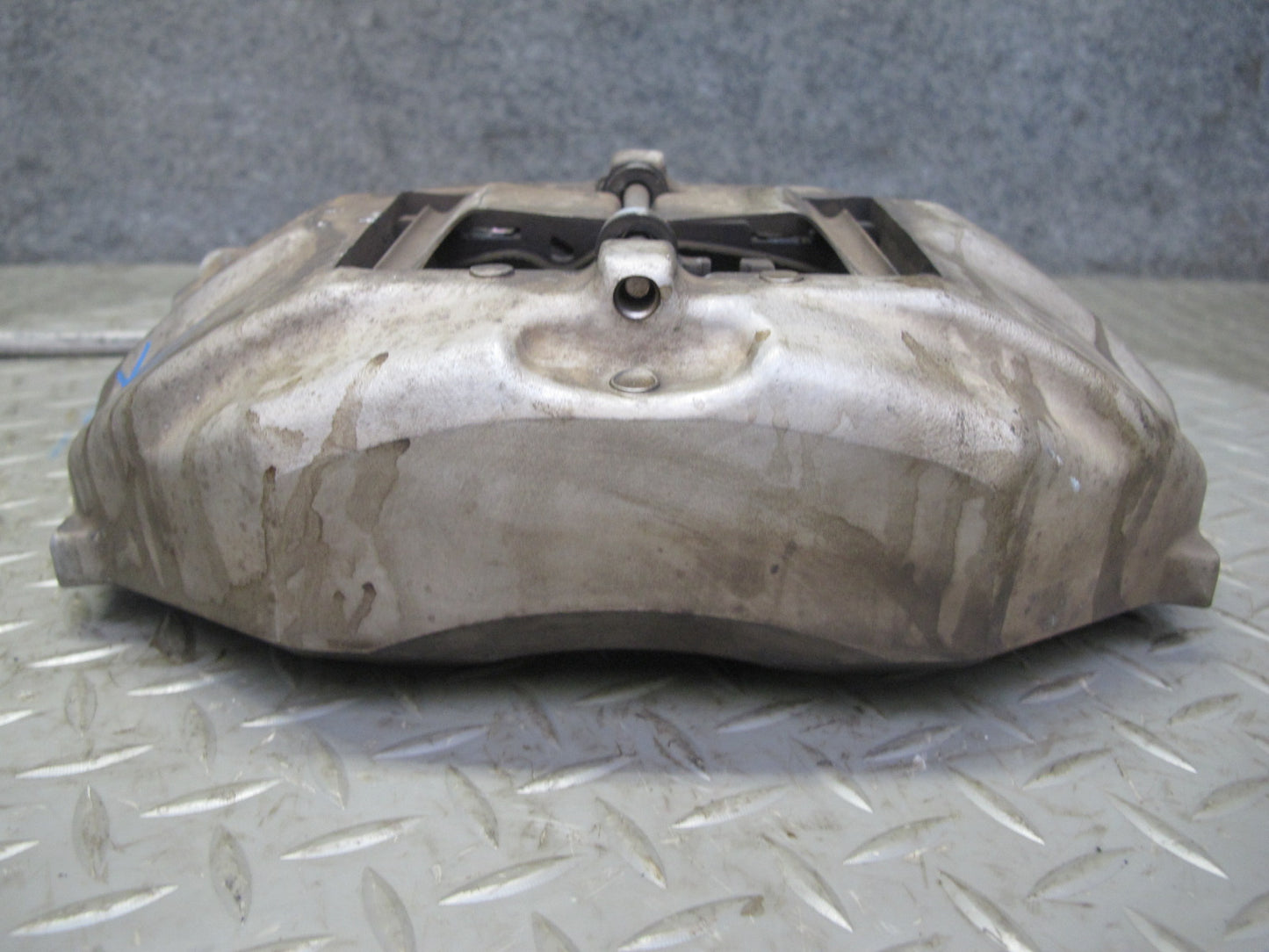 01-06 Lexus UCF30L LS430 Set of 2 Front Left & Right Sumitomo Brake Caliper OEM