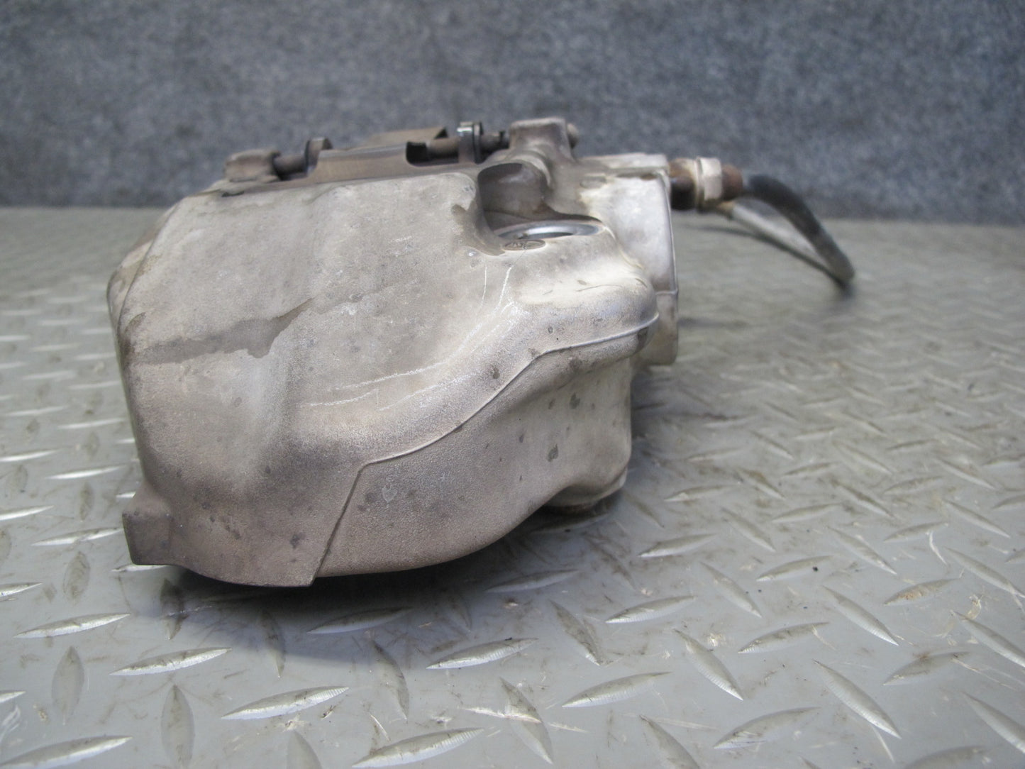 01-06 Lexus UCF30L LS430 Set of 2 Front Left & Right Sumitomo Brake Caliper OEM