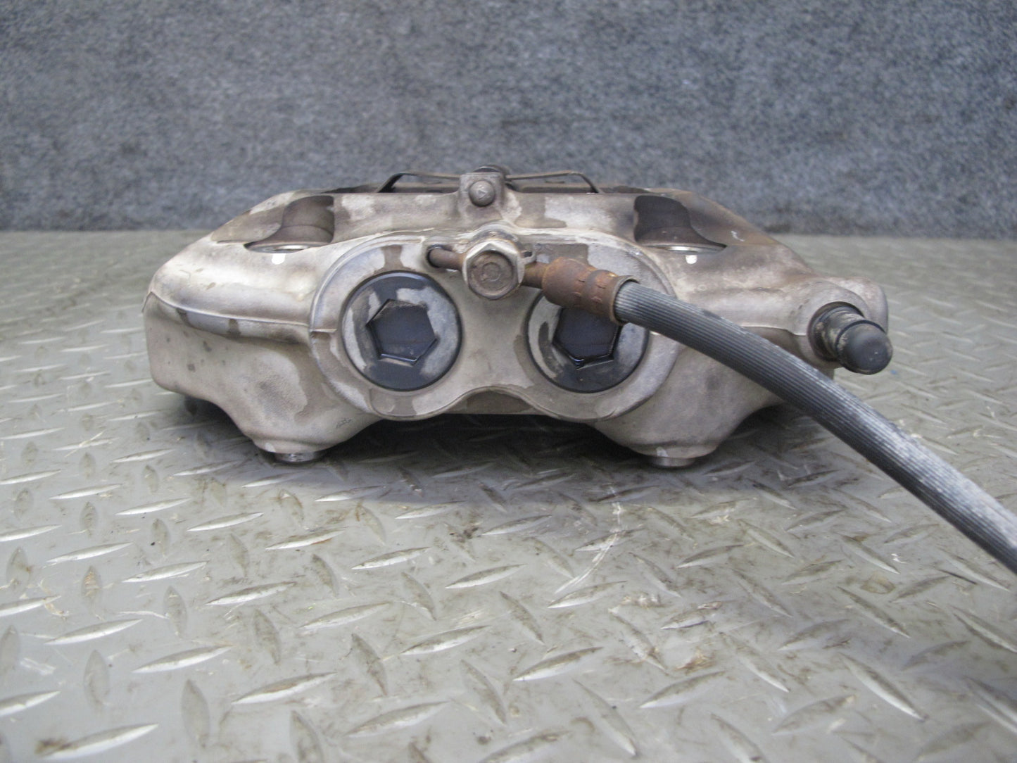 01-06 Lexus UCF30L LS430 Set of 2 Front Left & Right Sumitomo Brake Caliper OEM