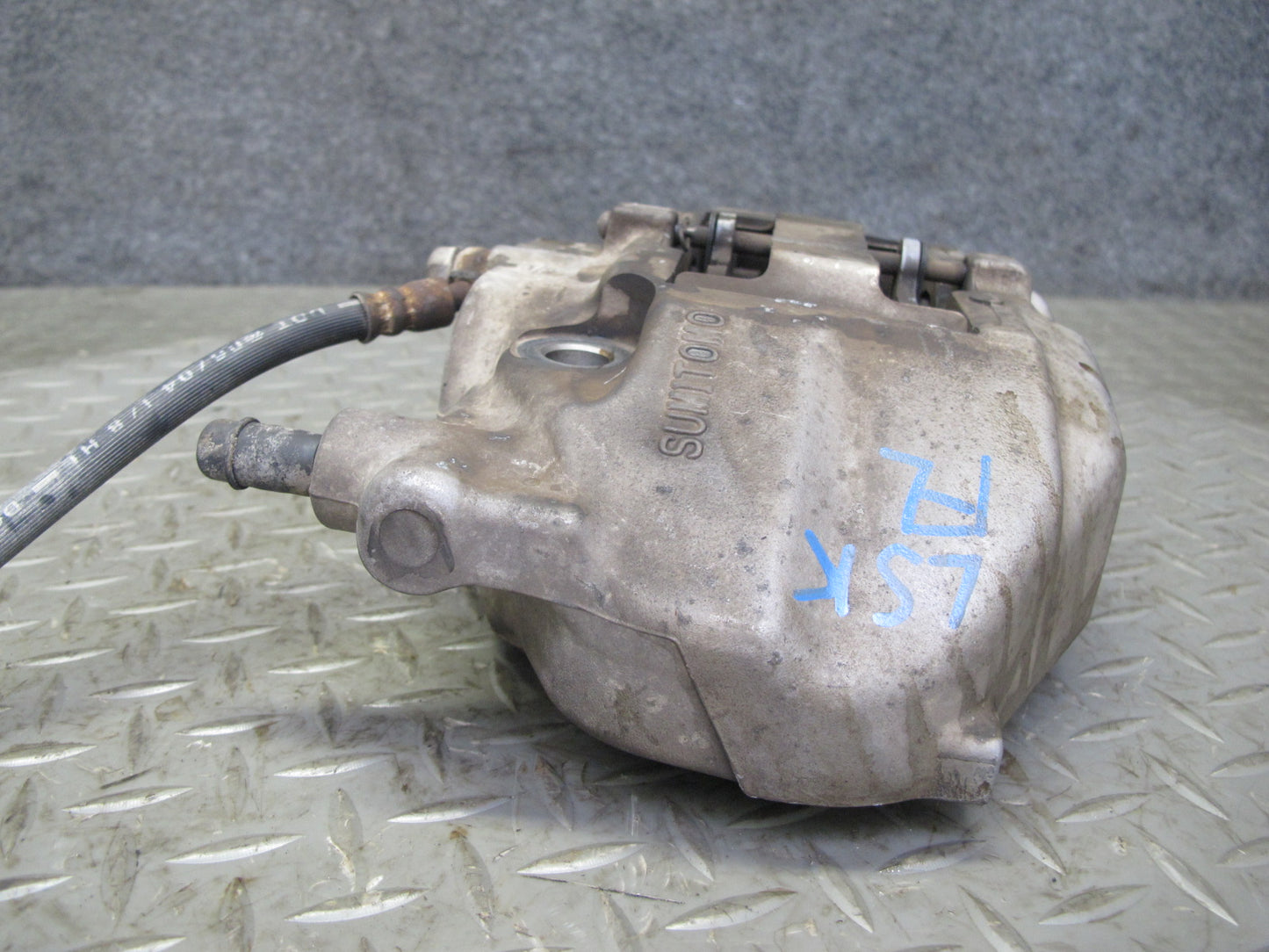 01-06 Lexus UCF30L LS430 Set of 2 Front Left & Right Sumitomo Brake Caliper OEM