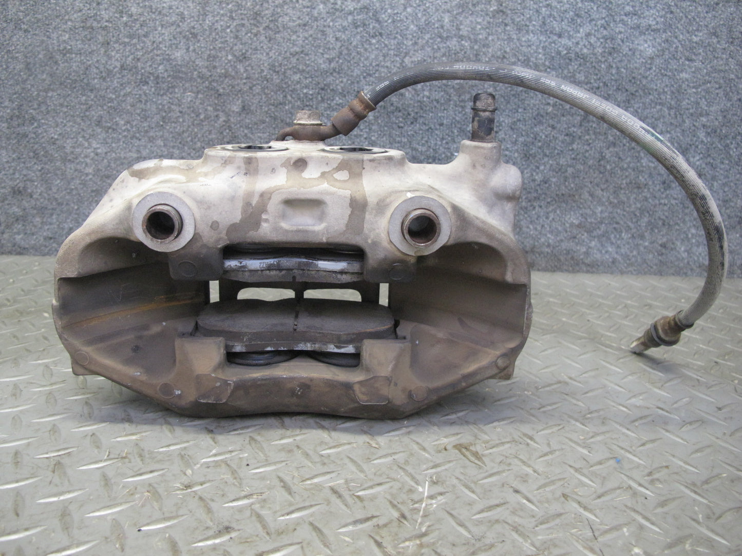01-06 Lexus UCF30L LS430 Set of 2 Front Left & Right Sumitomo Brake Caliper OEM