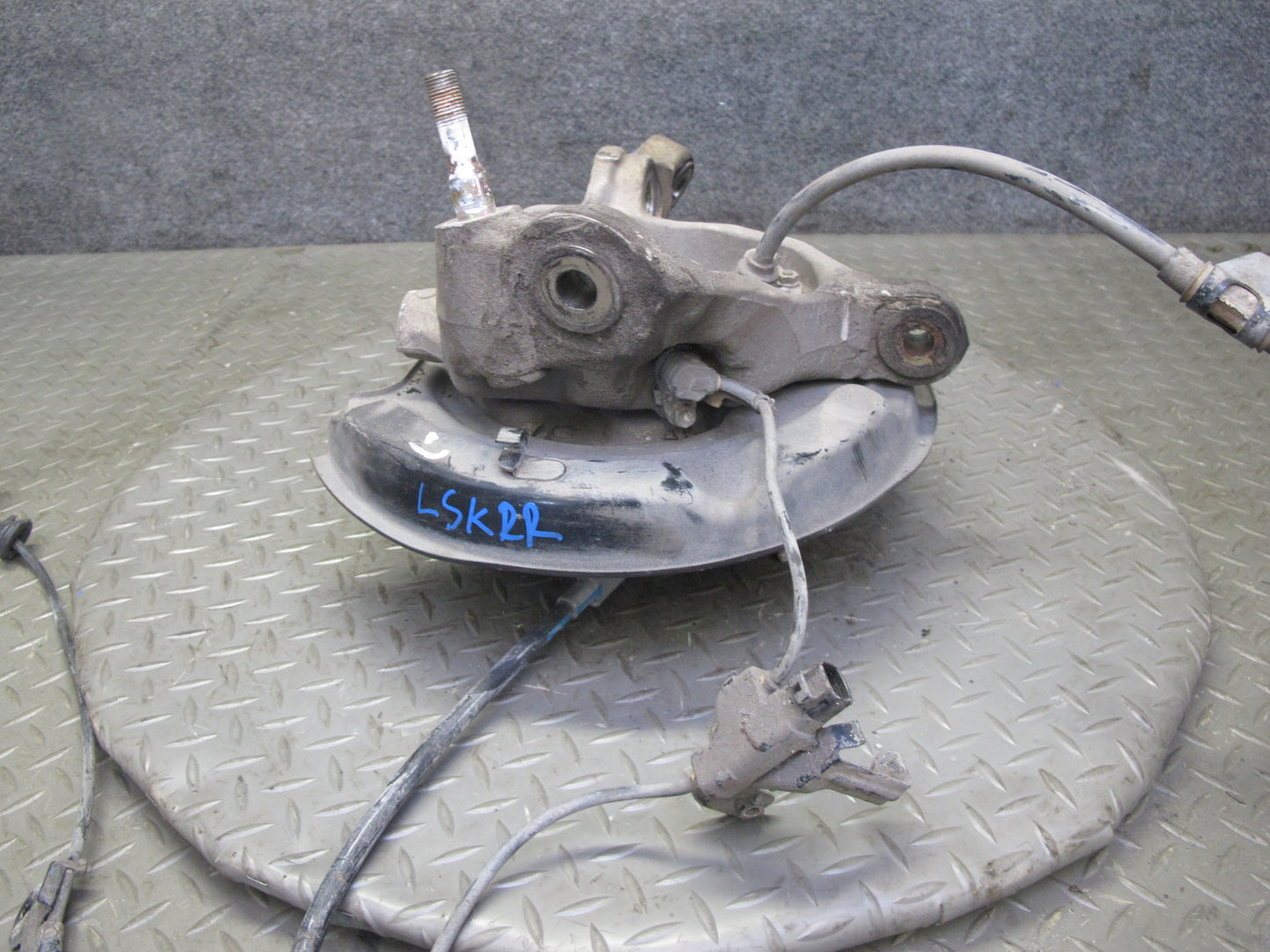 01-06 Lexus LS430 UCF30L RWD Rear Right Spindle Knuckle Wheel Hub Bearing OEM