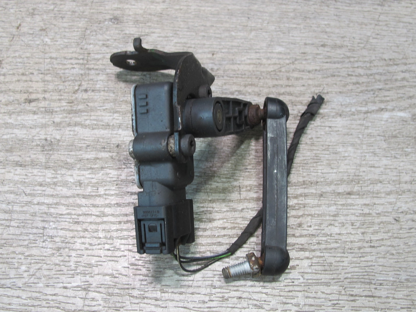 2014-2018 BMW F15 X5 Rear Left Suspension Height Level Sensor 6853747
