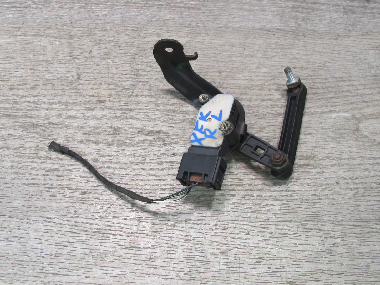 2014-2018 BMW F15 X5 Rear Left Suspension Height Level Sensor 6853747