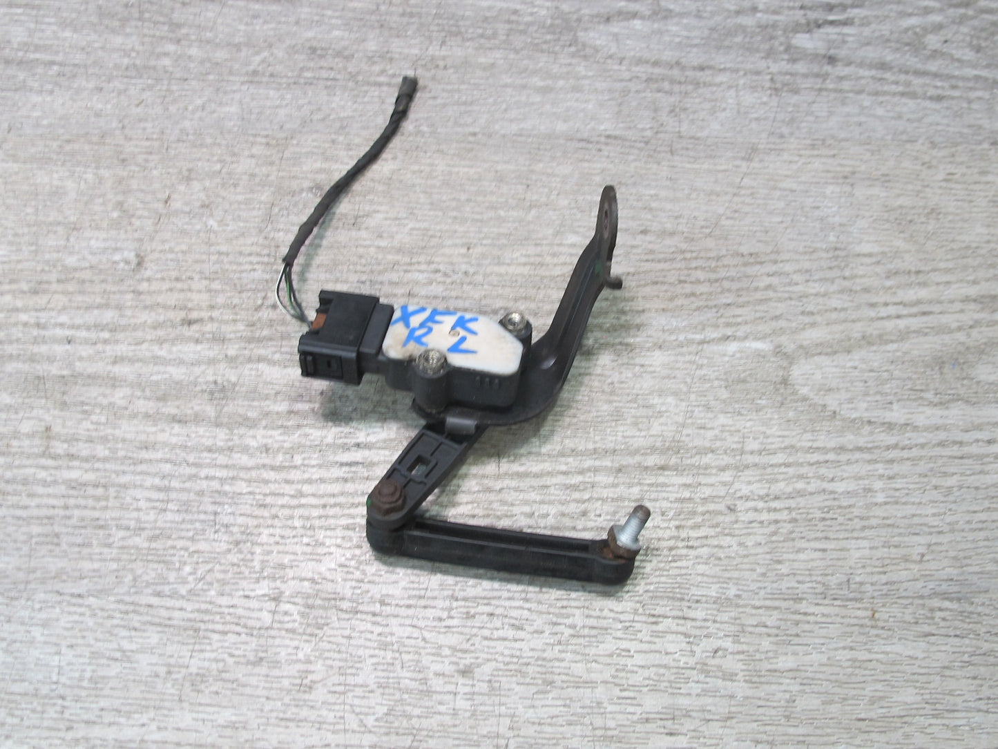 2014-2018 BMW F15 X5 Rear Left Suspension Height Level Sensor 6853747