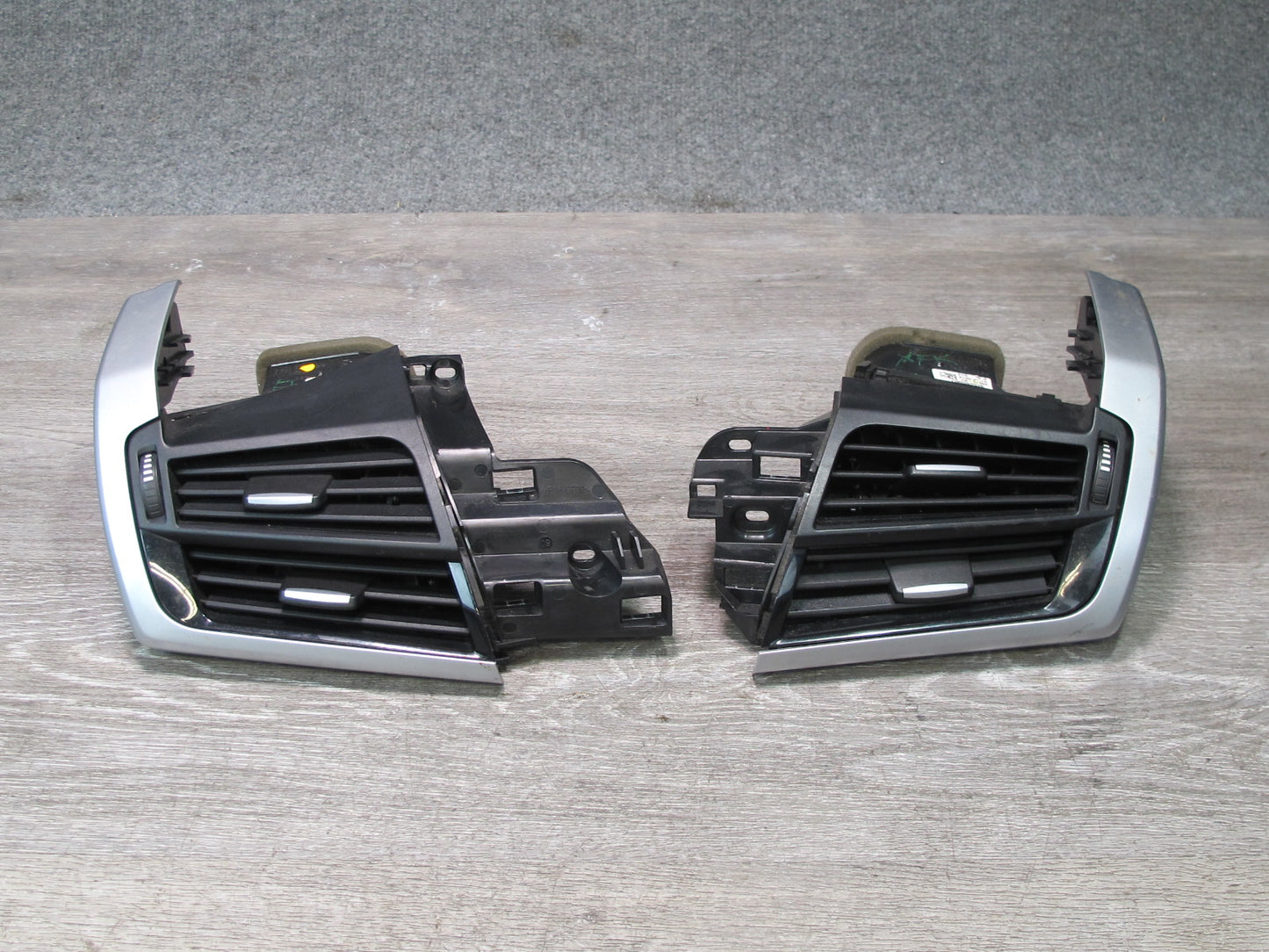 2014-2018 BMW F15 X5 Dash Front Left & Right A/C Air Vent Grille Set of 2