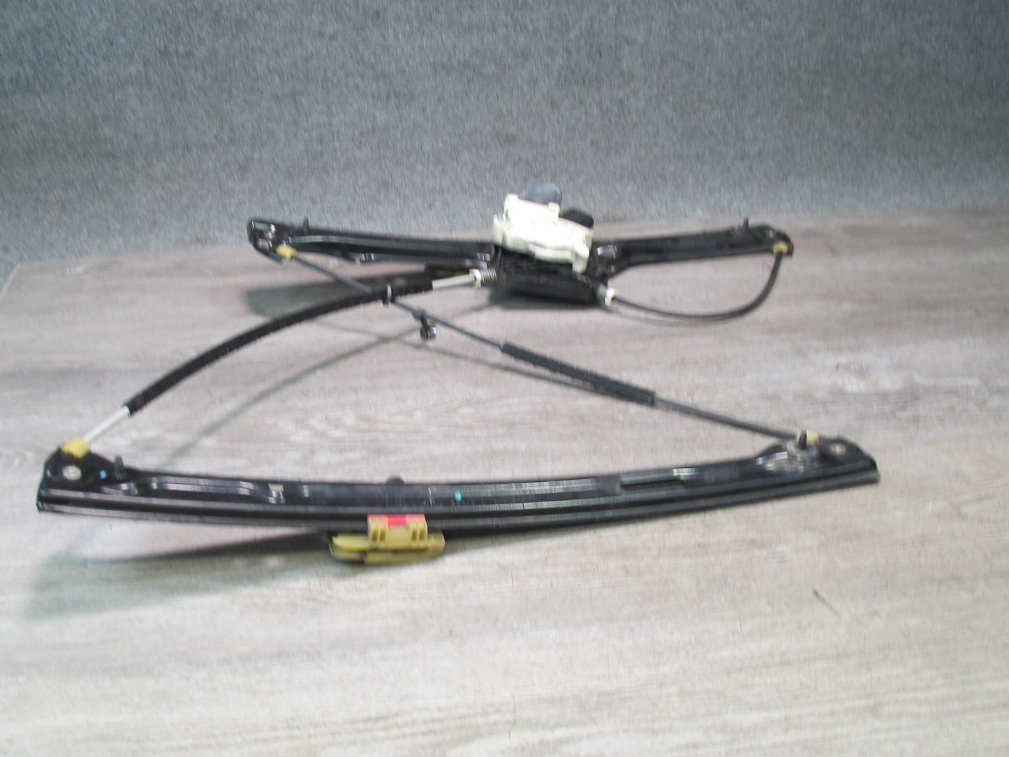 2014-2018 BMW F15 X5 Front Left Door Window Regulator w Motor 7286483