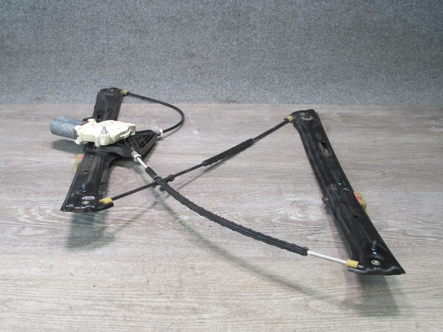 2014-2018 BMW F15 X5 Front Left Door Window Regulator w Motor 7286483