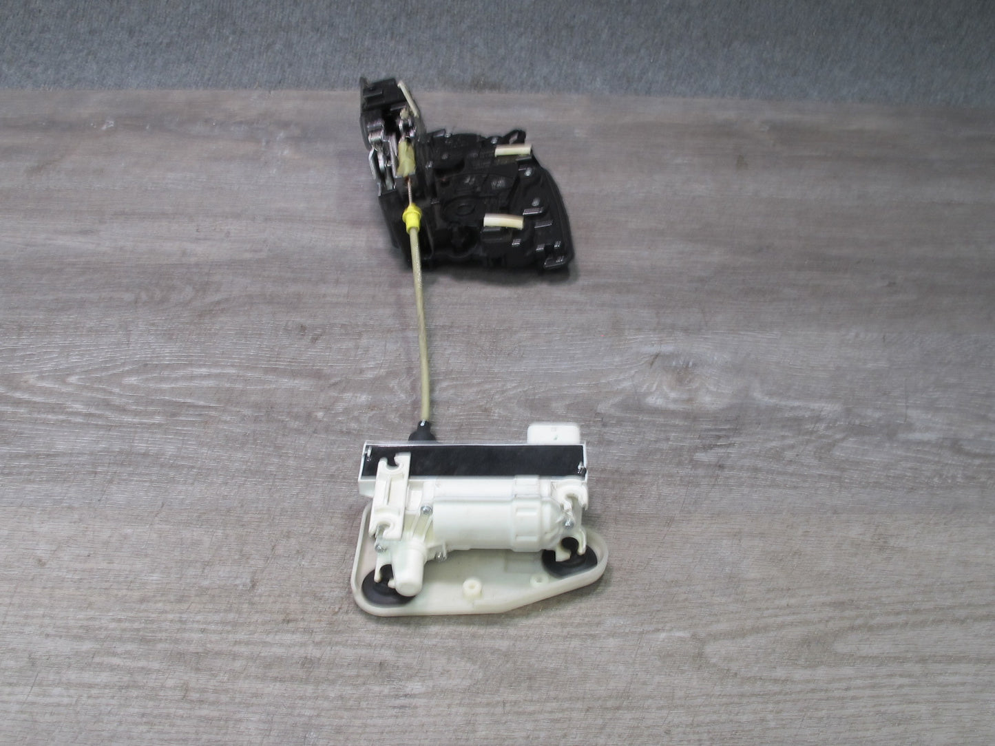 2014-2018 BMW F15 X5 Front Right Door Lock Latch Actuator w Soft Close 7281948