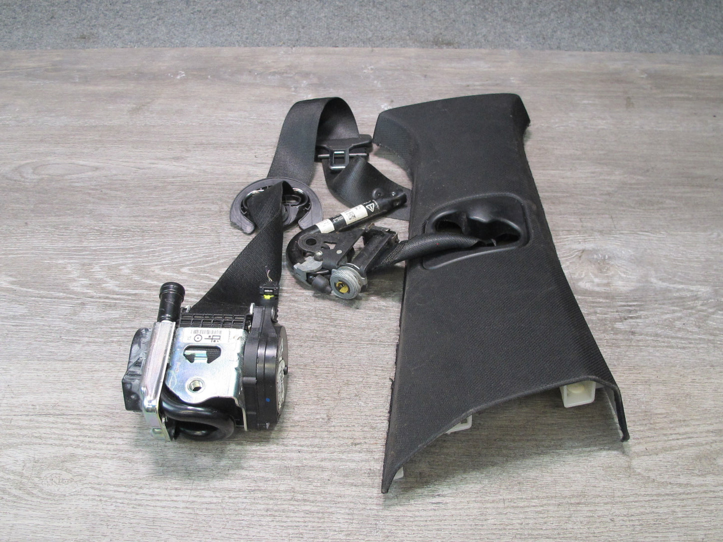14-18 BMW F15 X5 FRONT RIGHT & LEFT SIDE SEATBELT RETRACTOR W/ B PILLAR TRIM SET OEM