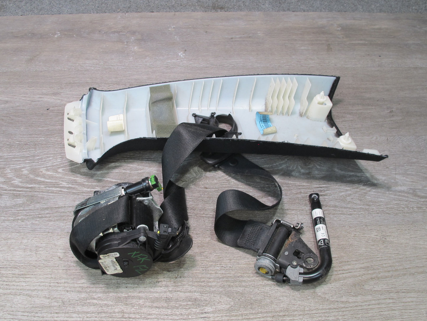 14-18 BMW F15 X5 FRONT RIGHT & LEFT SIDE SEATBELT RETRACTOR W/ B PILLAR TRIM SET OEM