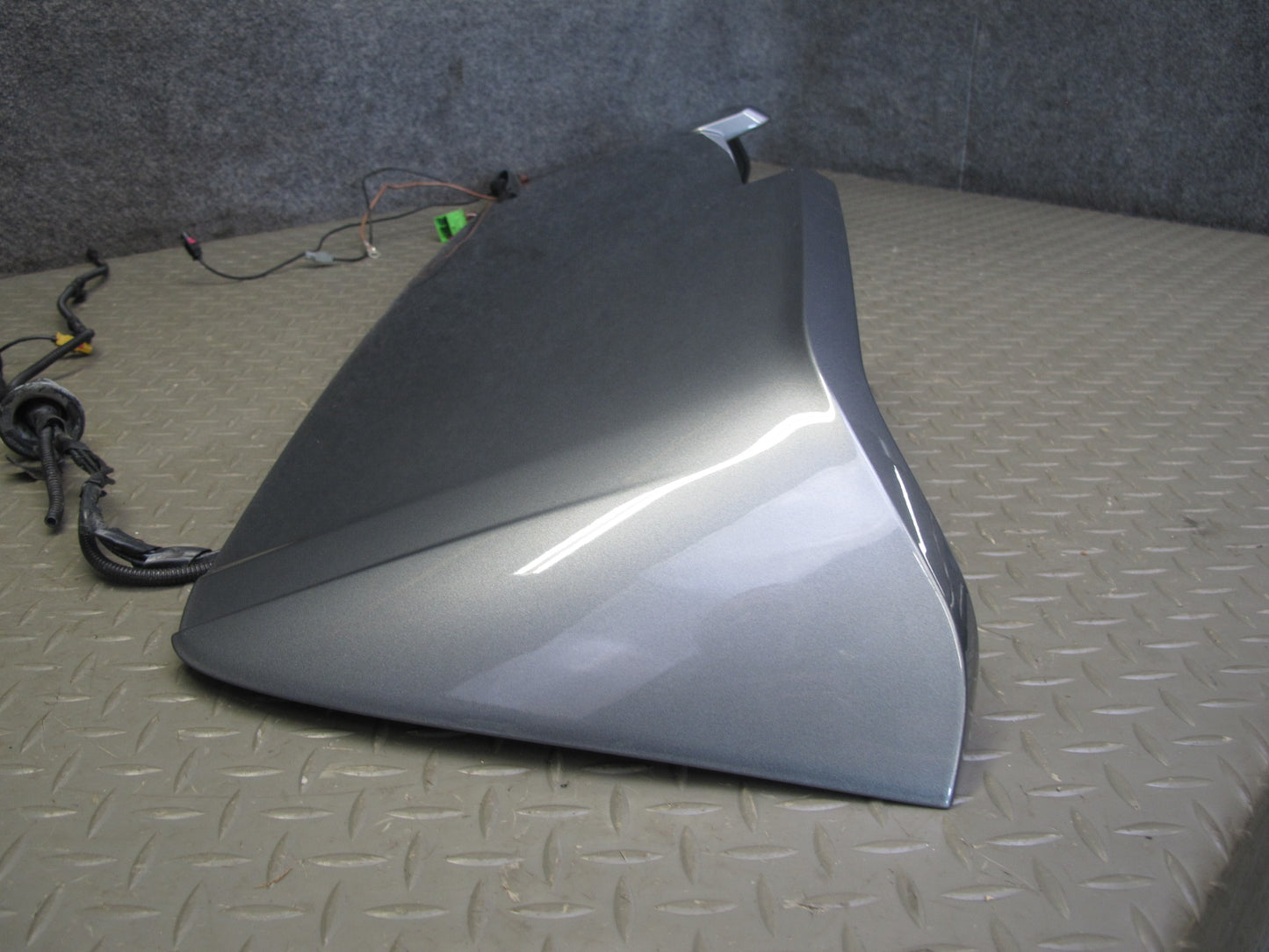 08-10 Porsche Cayenne 957 Turbo Rear Trunk Lid Tailgate Spoiler w Brake Light