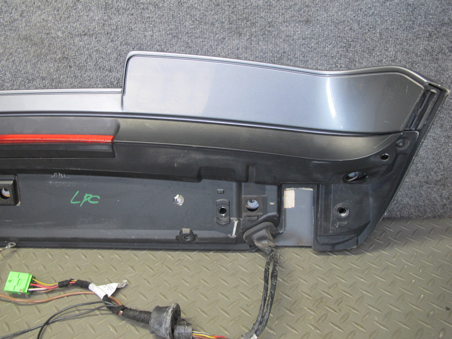 08-10 Porsche Cayenne 957 Turbo Rear Trunk Lid Tailgate Spoiler w Brake Light