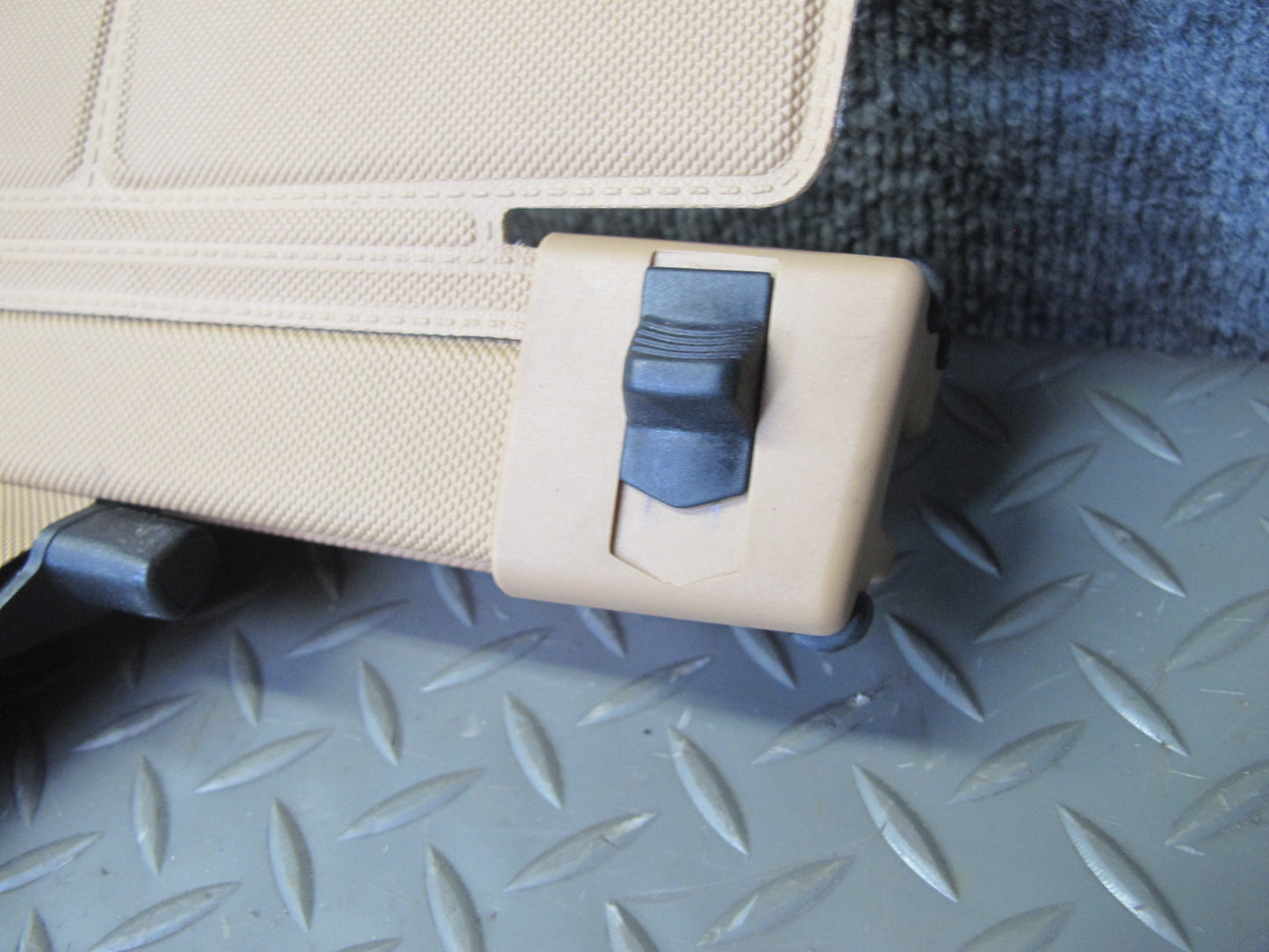 2003-2010 Porsche Cayenne 957 Rear Trunk Cargo Roller Shade Cover