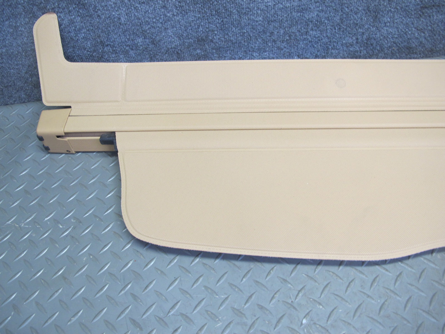 2003-2010 Porsche Cayenne 957 Rear Trunk Cargo Roller Shade Cover