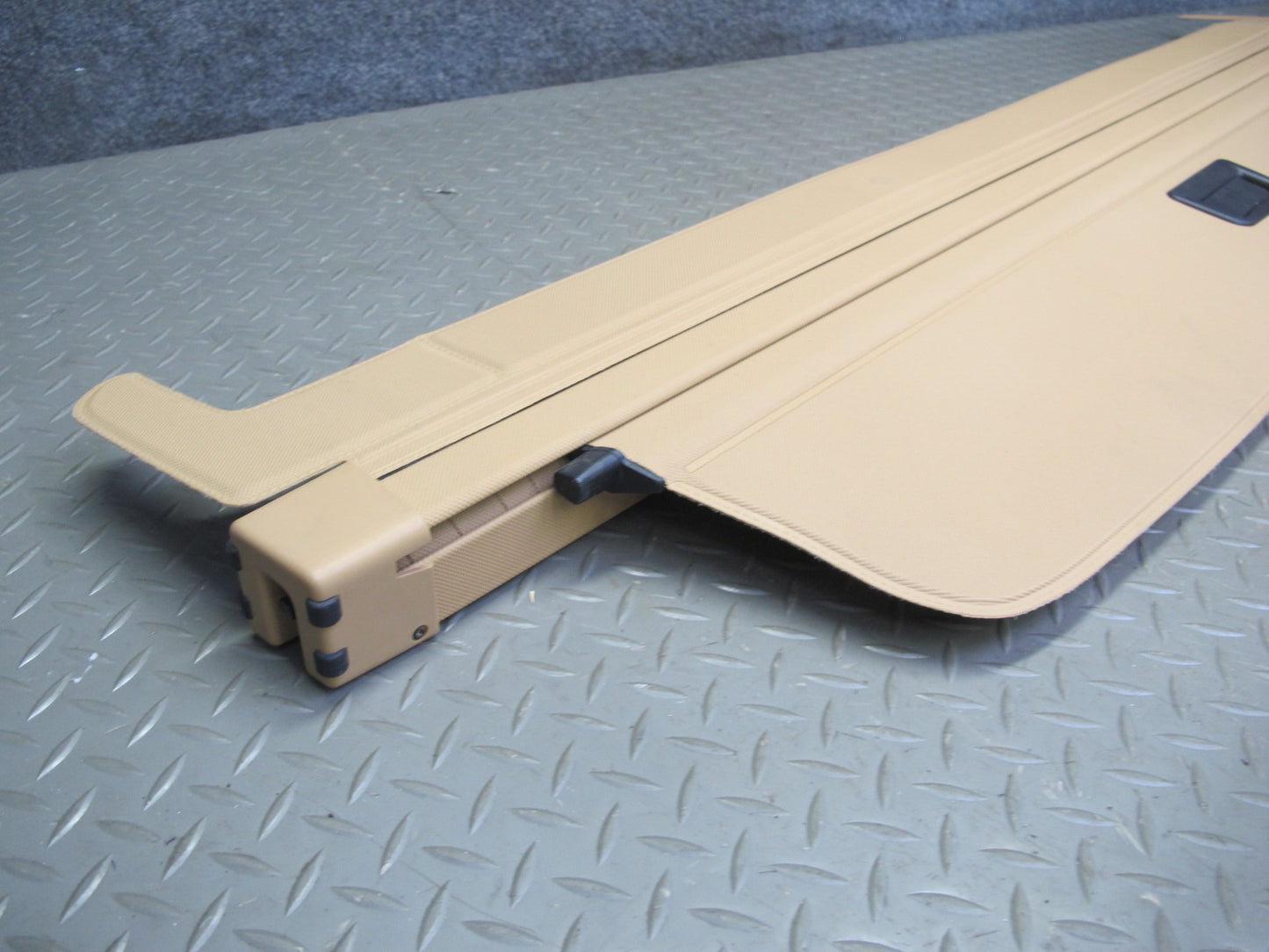 2003-2010 Porsche Cayenne 957 Rear Trunk Cargo Roller Shade Cover