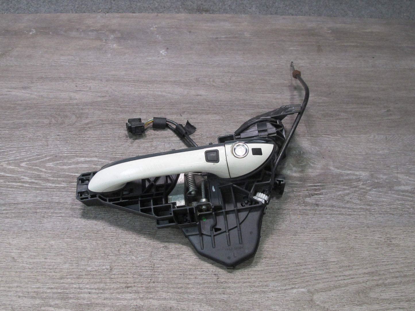 06-11 Mercedes W164 Ml-class Front Left Door Keyless GO Exterior Handle OEM