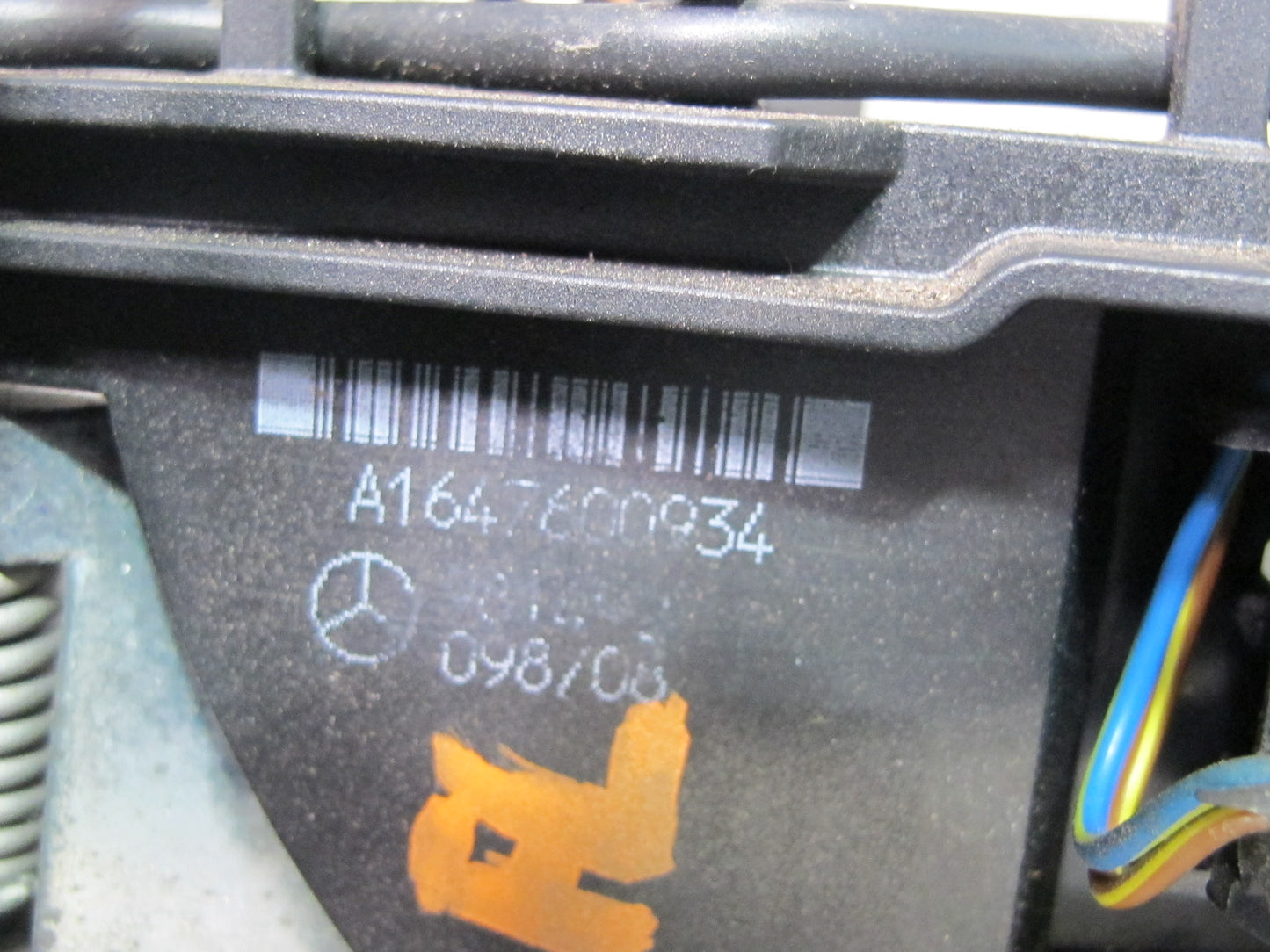 06-11 Mercedes W164 Ml-class Front Left Door Keyless GO Exterior Handle OEM