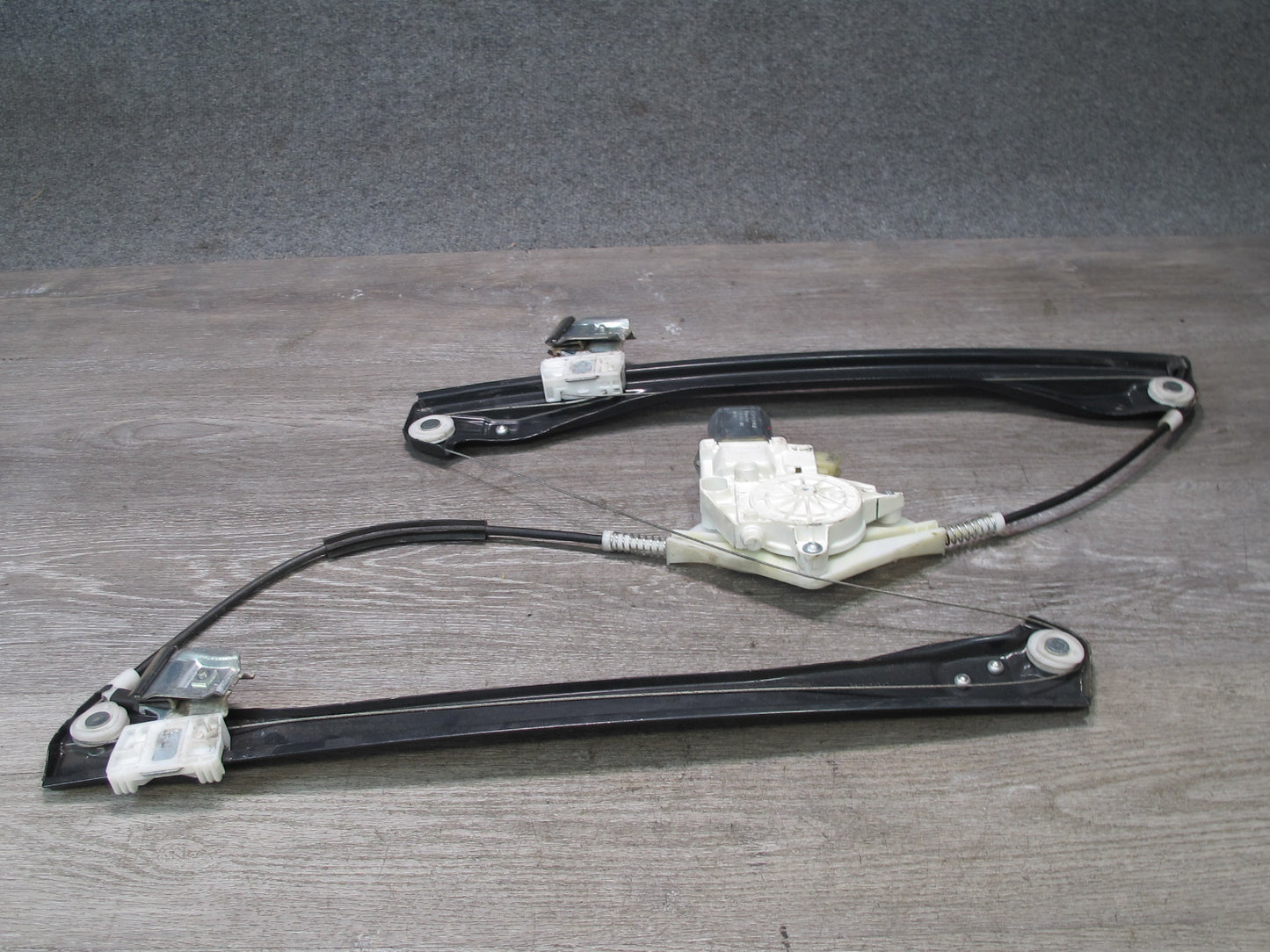 06-11 Mercedes W164 Ml-class Front Right Door Window Regulator w Motor OEM