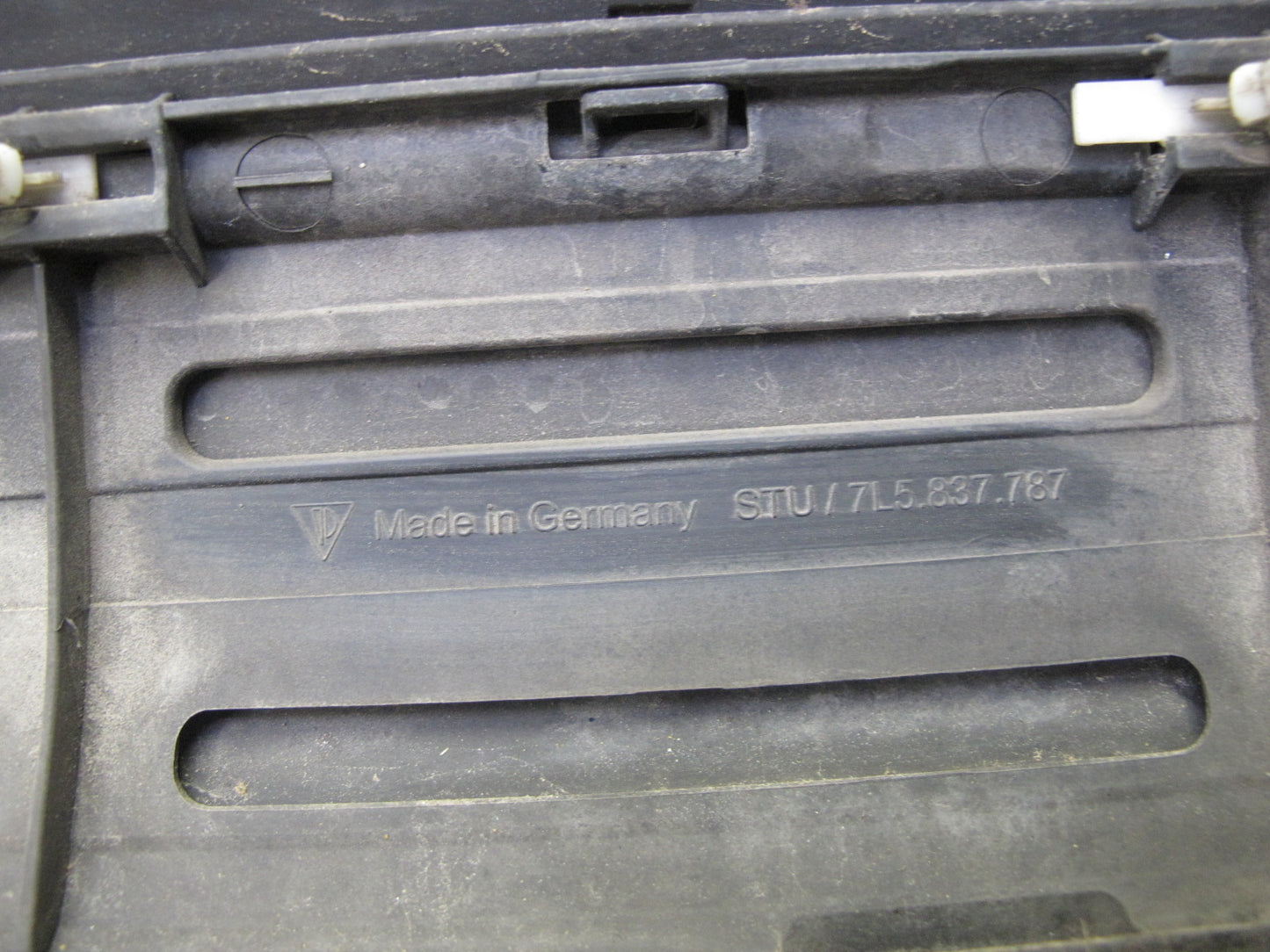 2003-2010 Porsche Cayenne 957 Front Left Door Trim Molding Panel 7L5837787