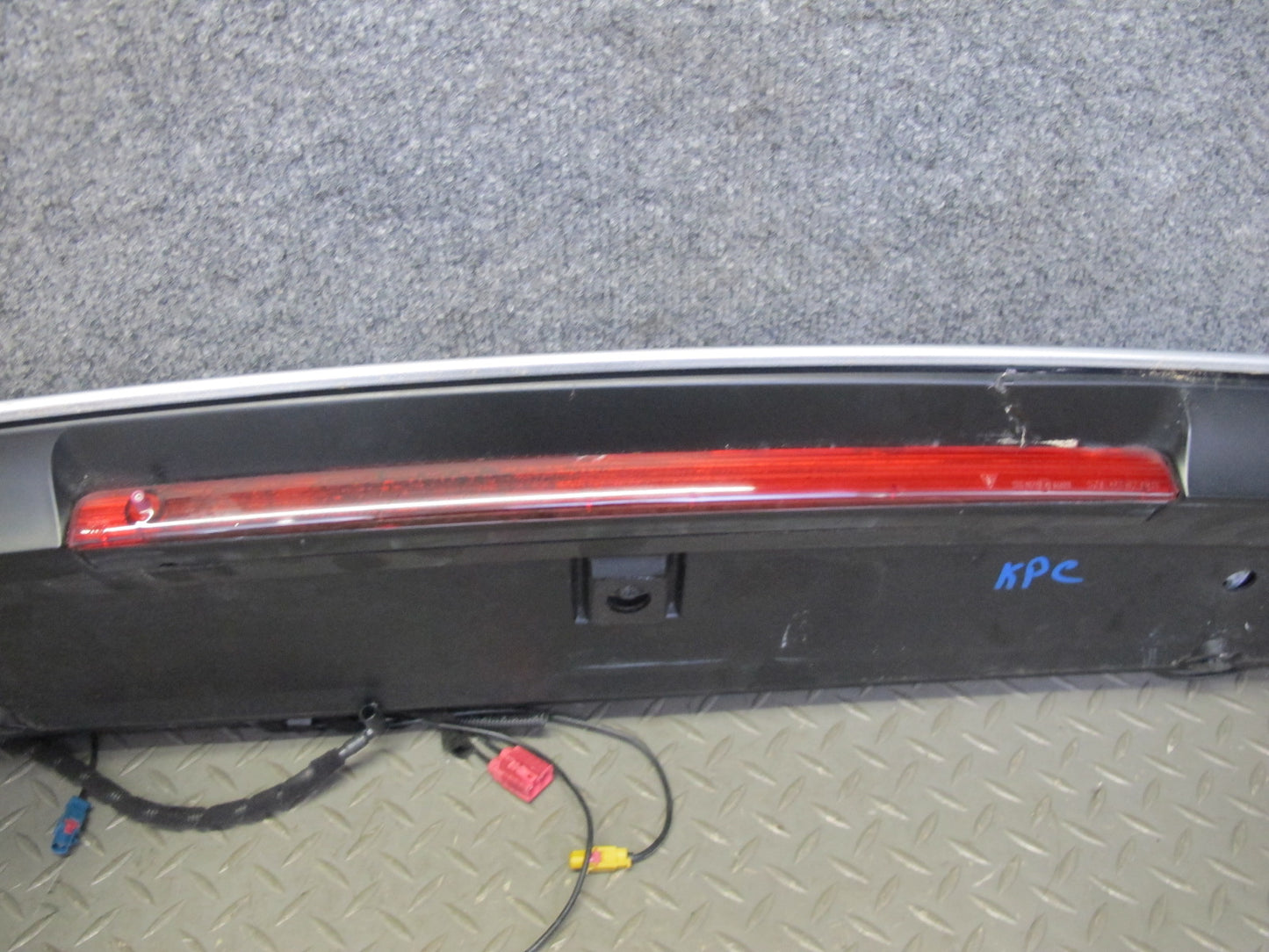 2003-2006 Porsche Cayenne 955 Turbo S Rear Trunk Lid Tailgate Spoiler 7L5827939C