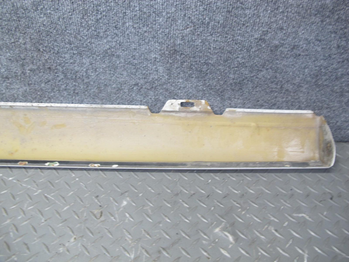 06-09 VW R32 2-DR Left & Right Side Skirt Rocker Panel Candy White w Retaine OEM