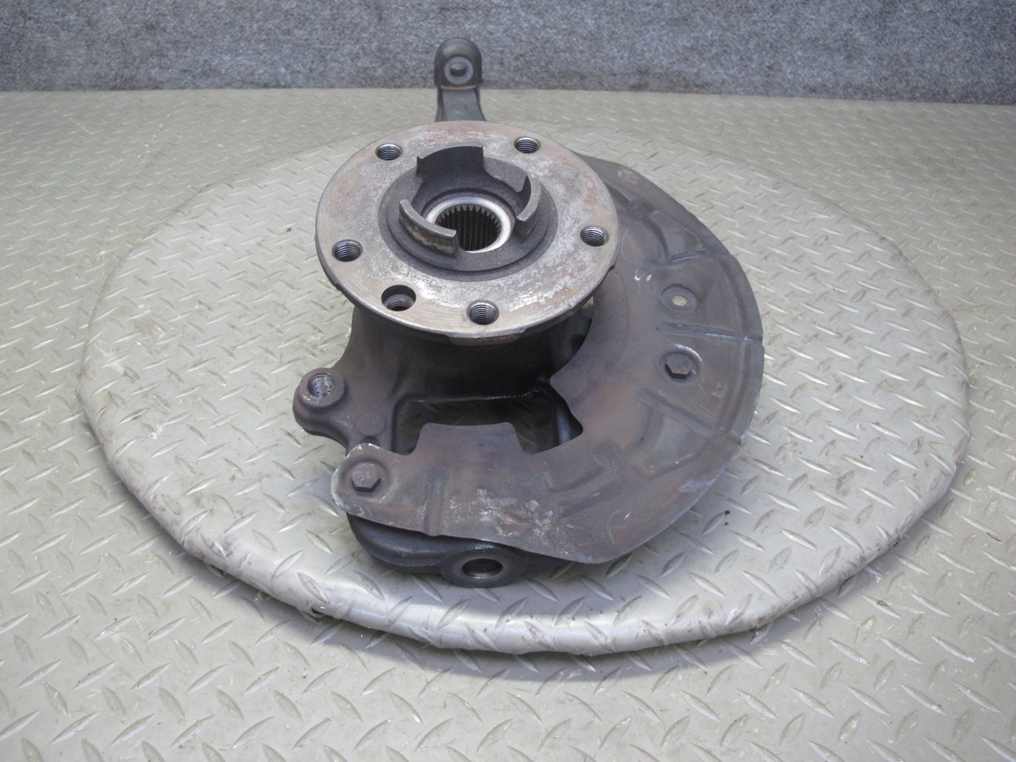 2003-2006 Porsche Cayenne 955 Turbo AWD Front Left Spindle Knuckle Wheel Hub