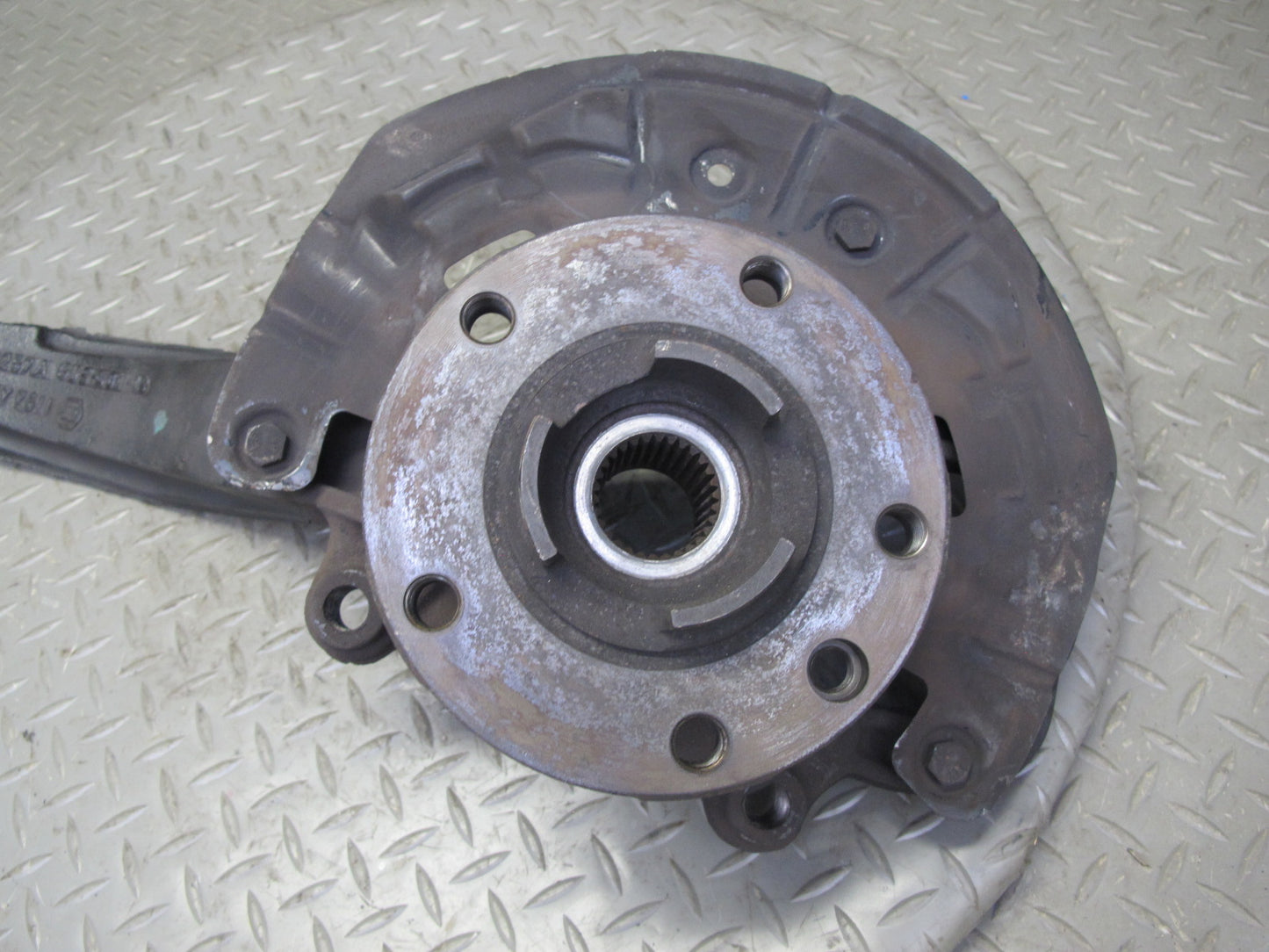 2003-2006 Porsche Cayenne 955 Turbo AWD Front Left Spindle Knuckle Wheel Hub