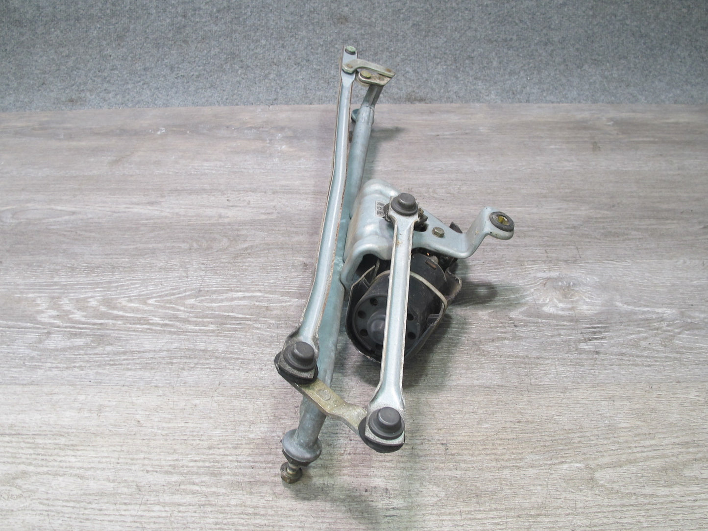 84-91 BMW E30 325i 3-SERIES Windshield Wiper Transmission Linkage w Motor OEM