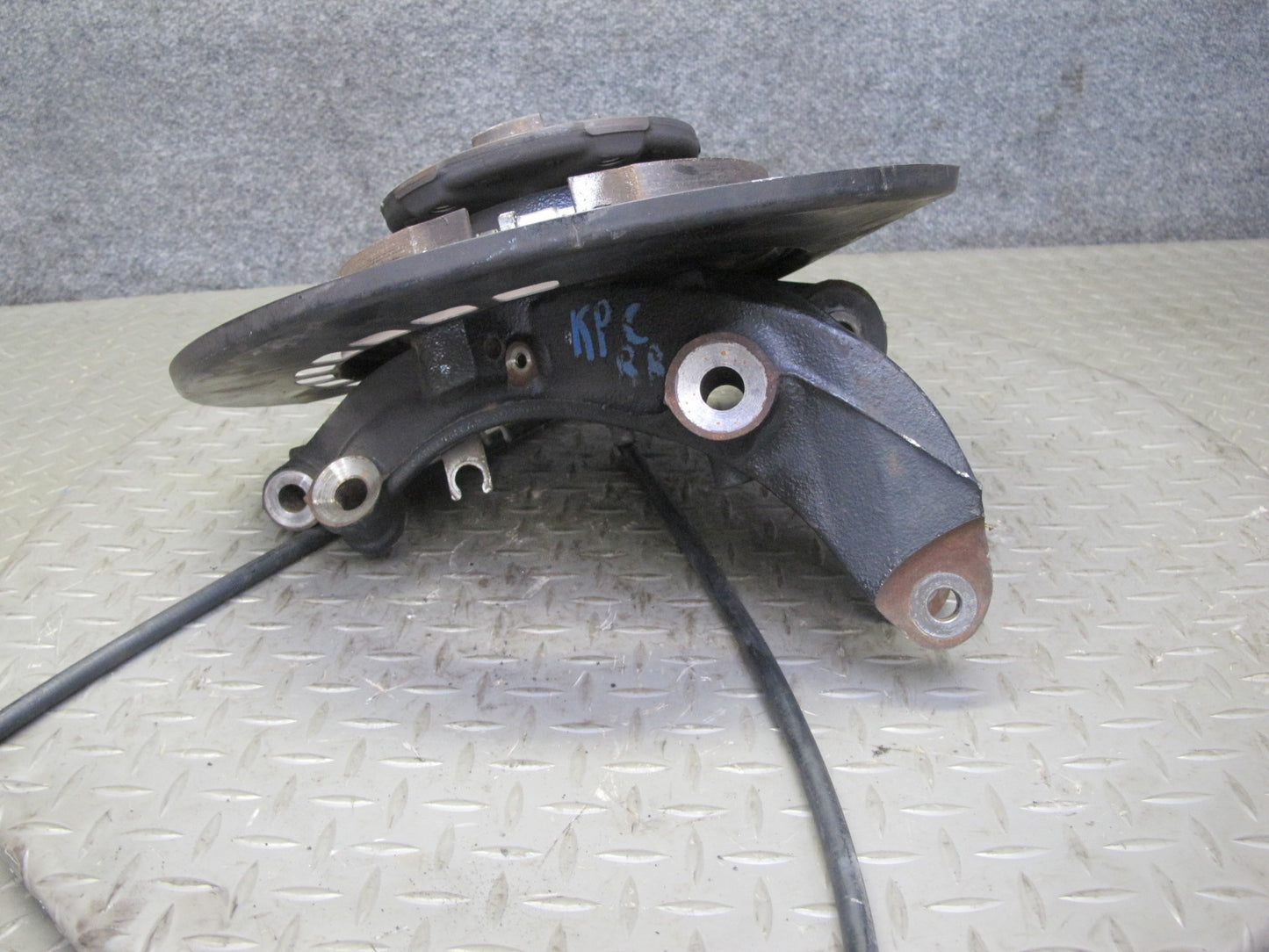 2003-2010 Porsche Cayenne 955 Turbo Rear Right Spindle Knuckle Wheel Hub Bearing